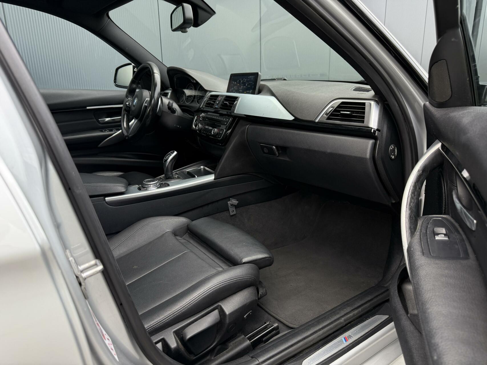 Foto van BMW 330i