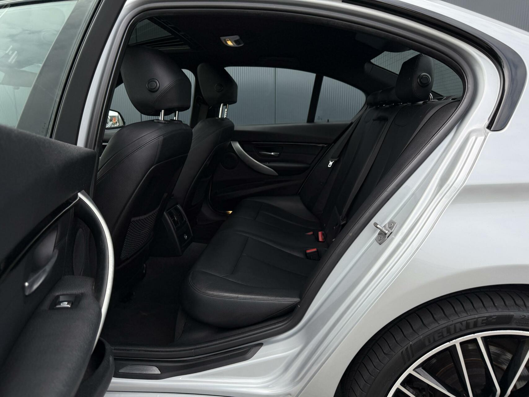 Foto van BMW 330i