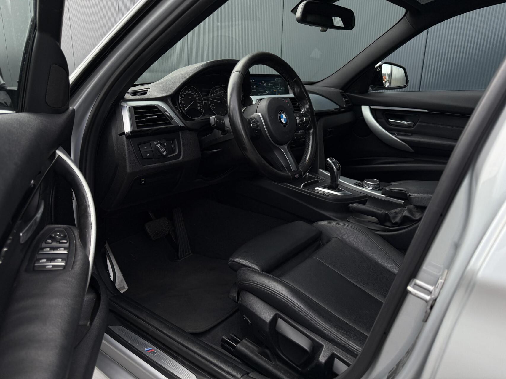 Foto van BMW 330i