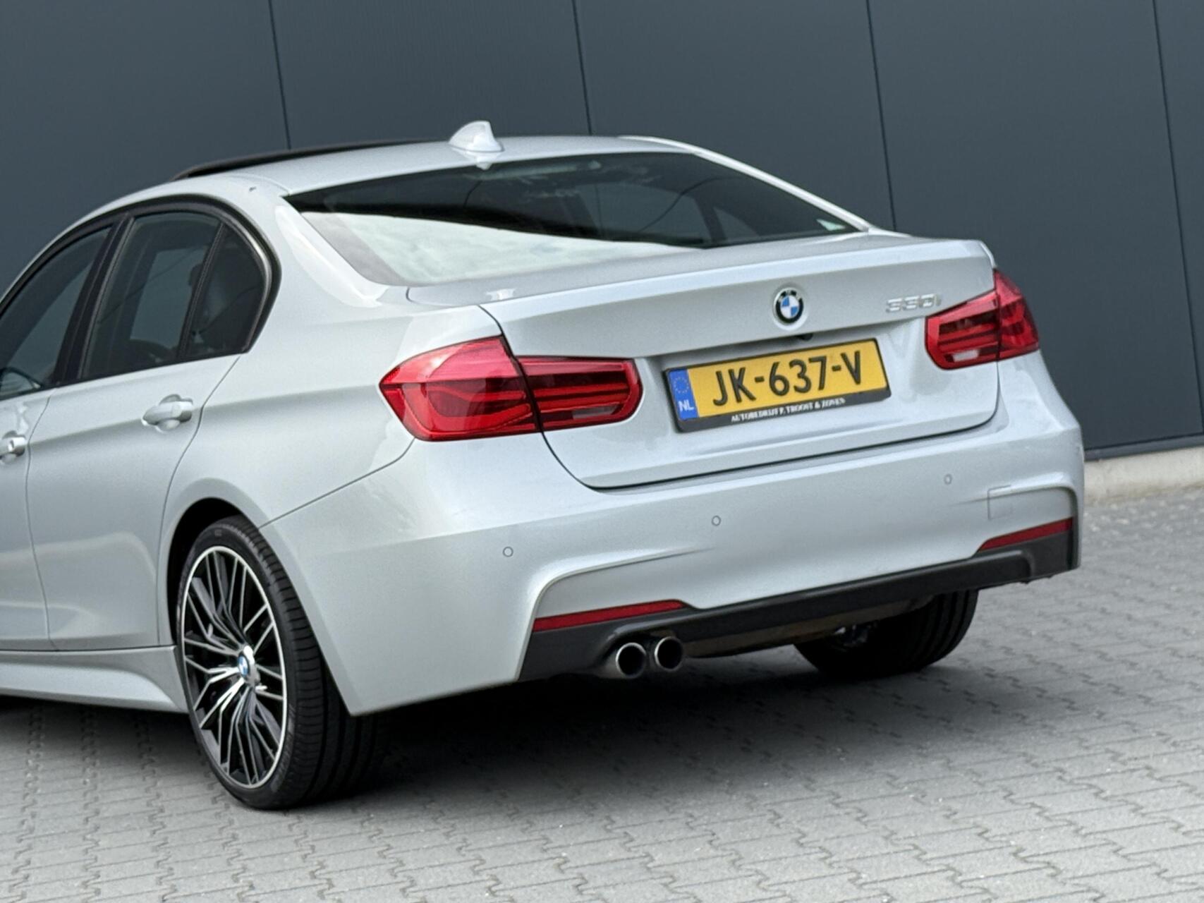 Foto van BMW 330i