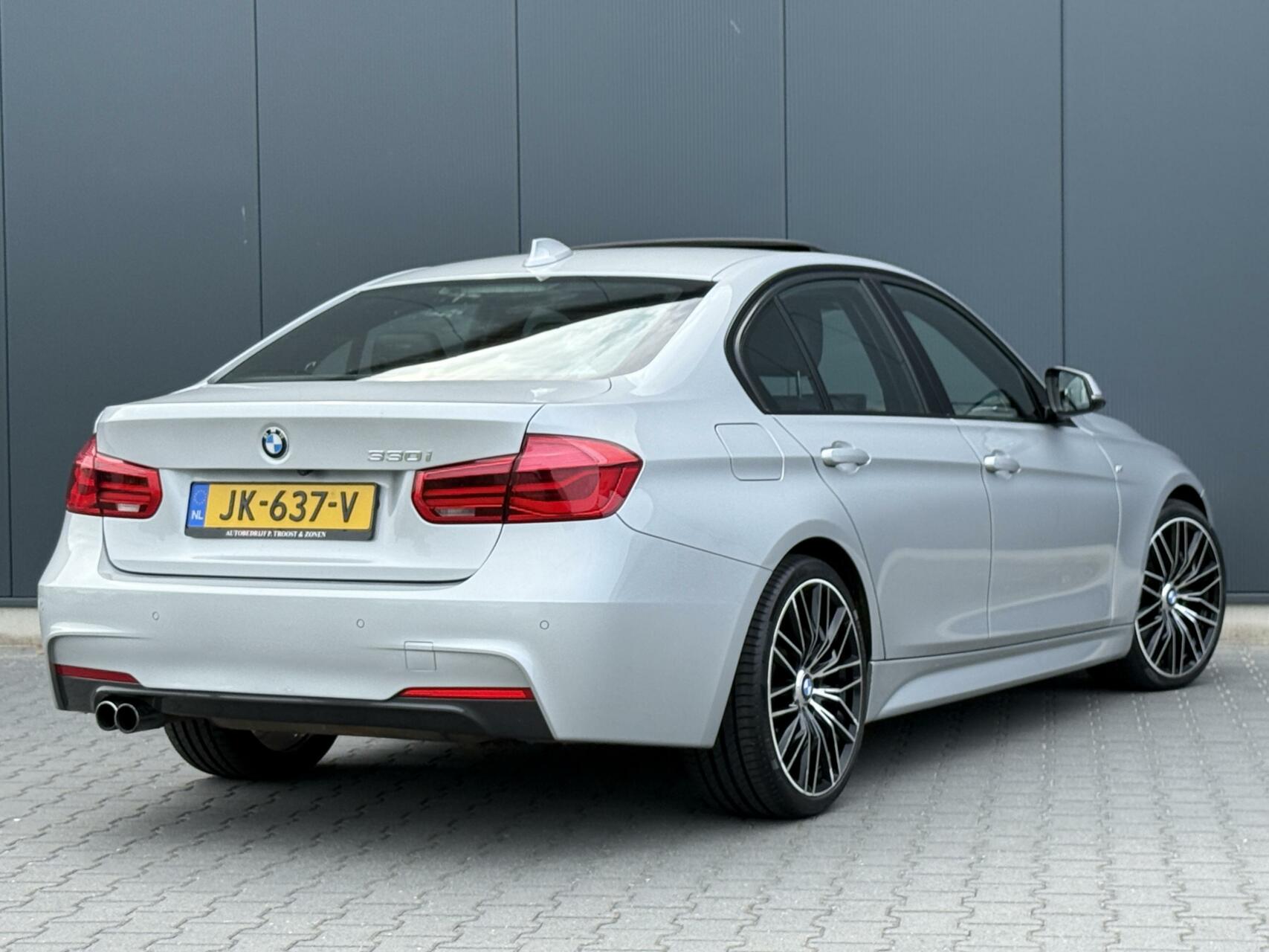 Foto van BMW 330i