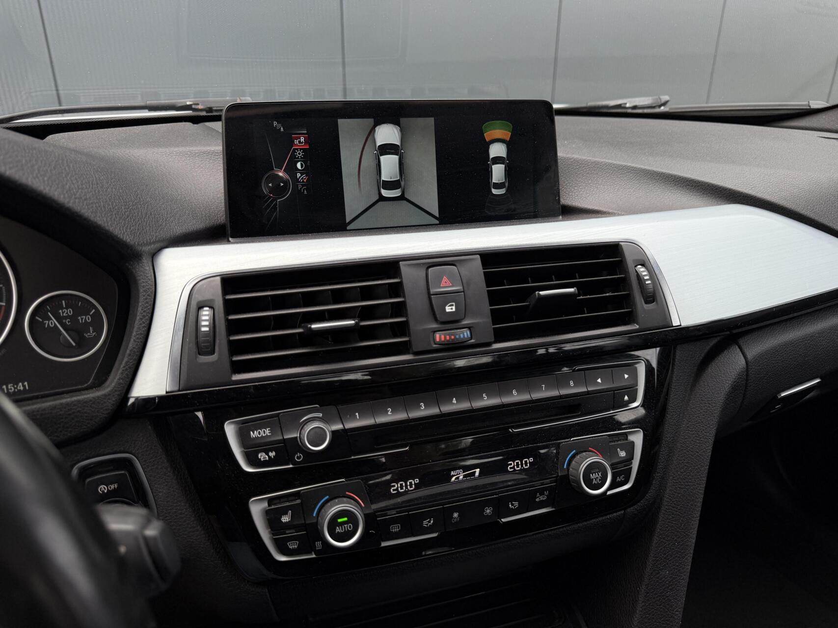 Foto van BMW 330i
