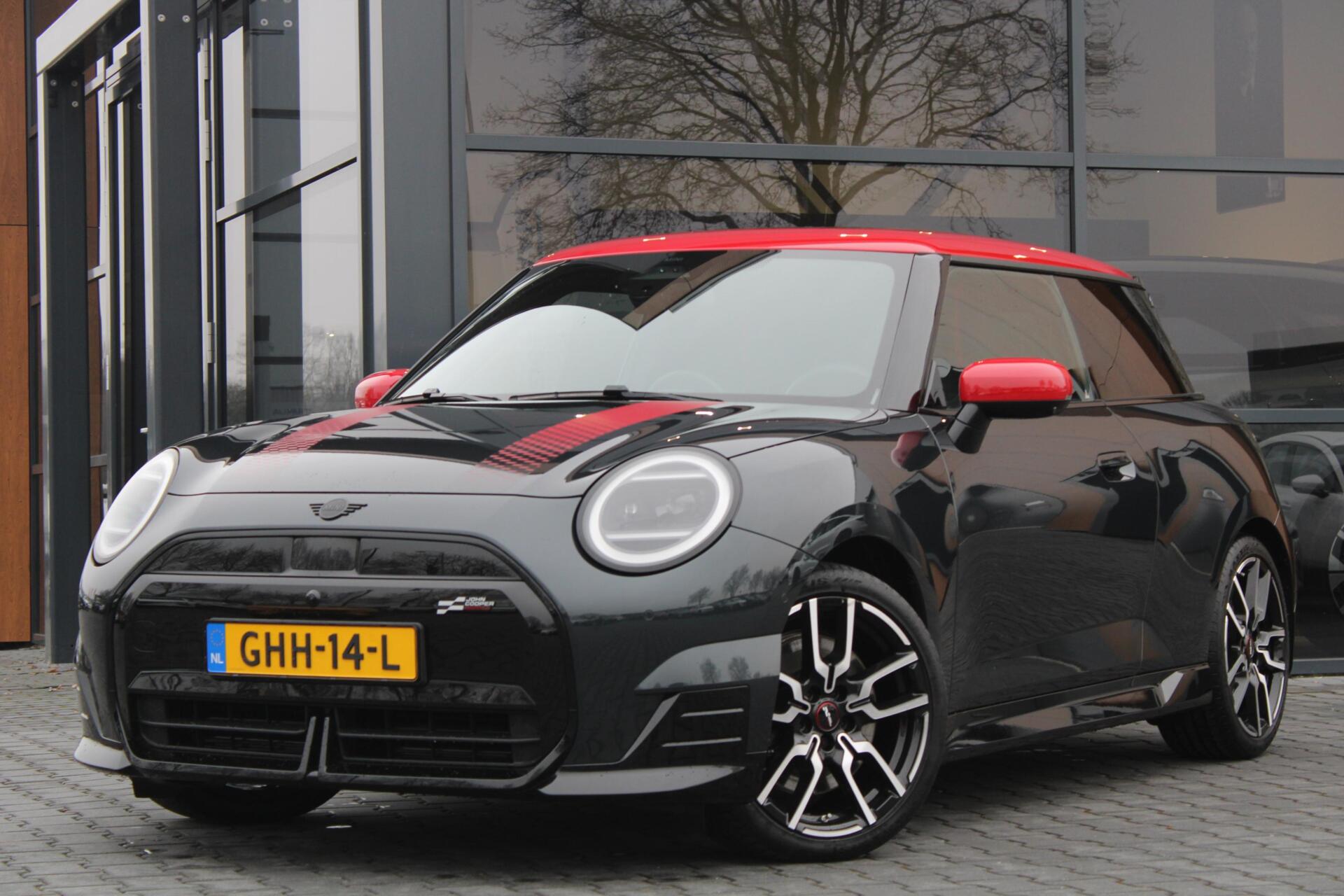 Foto van MINI COOPER E