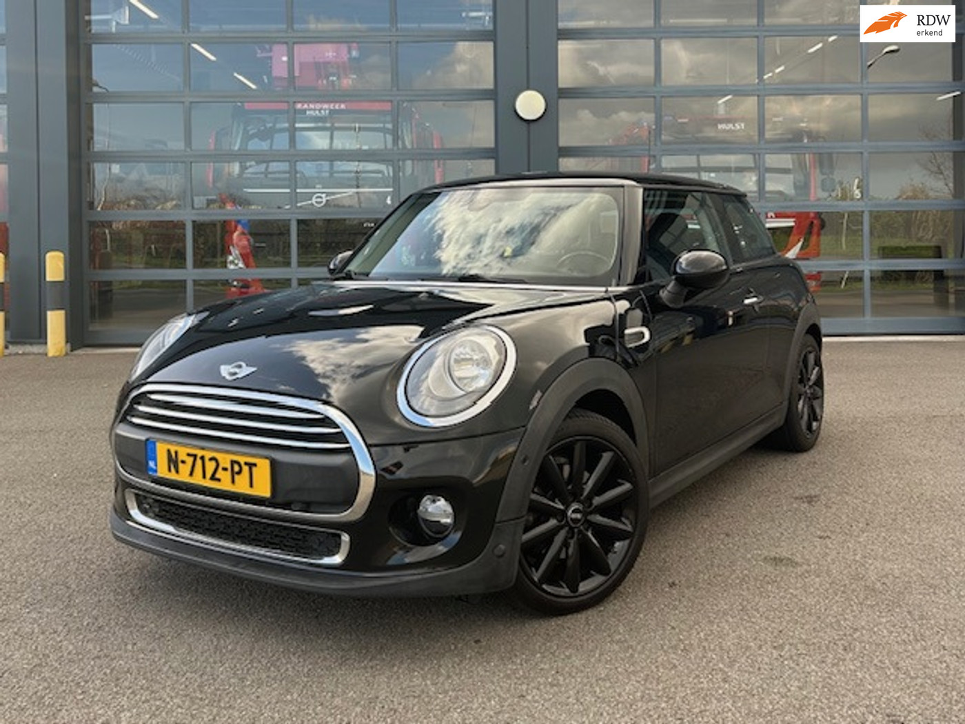 Foto van MINI ONE
