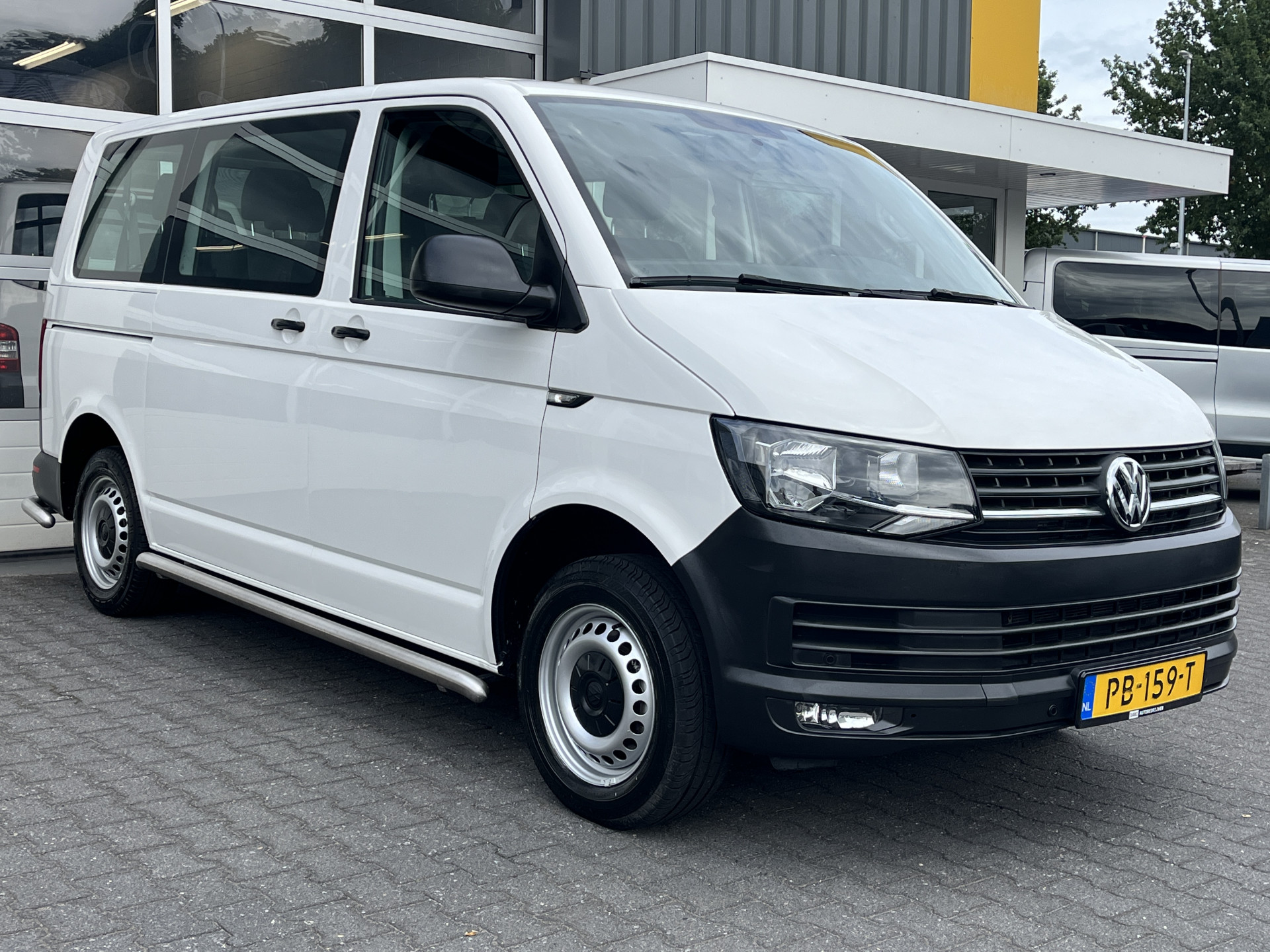 Foto van VOLKSWAGEN KOMBI
