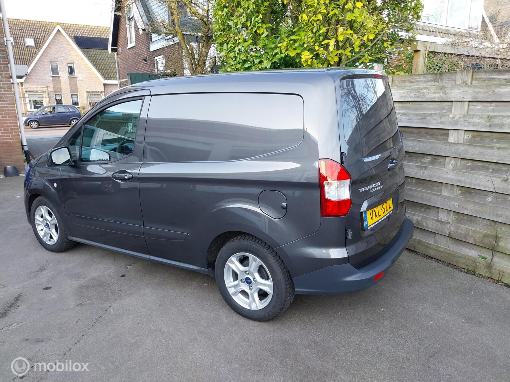 Foto van Ford Transit Courier