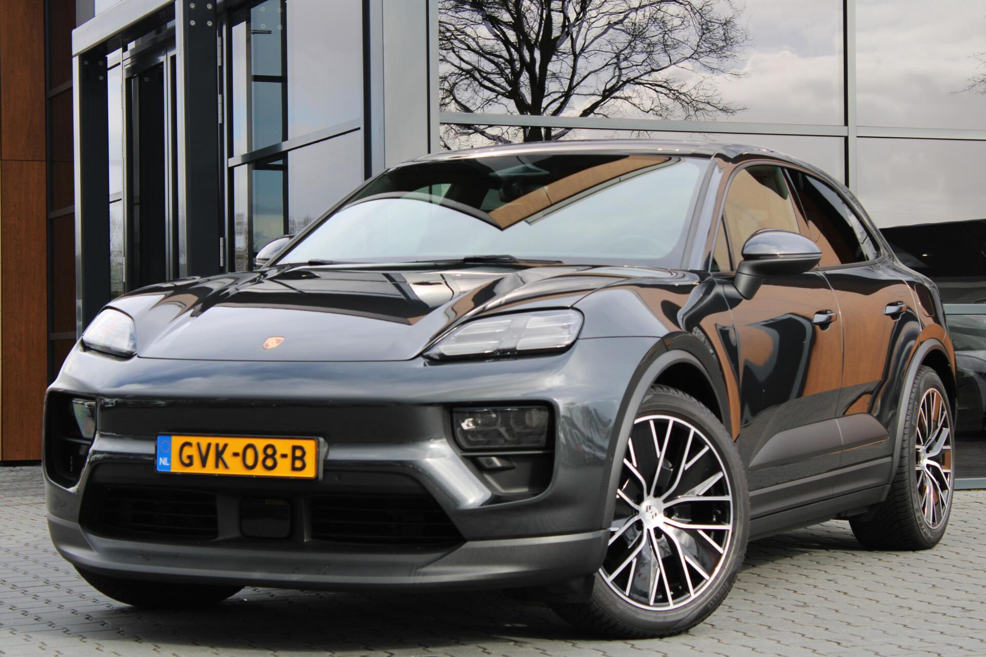 Foto van PORSCHE MACAN 4