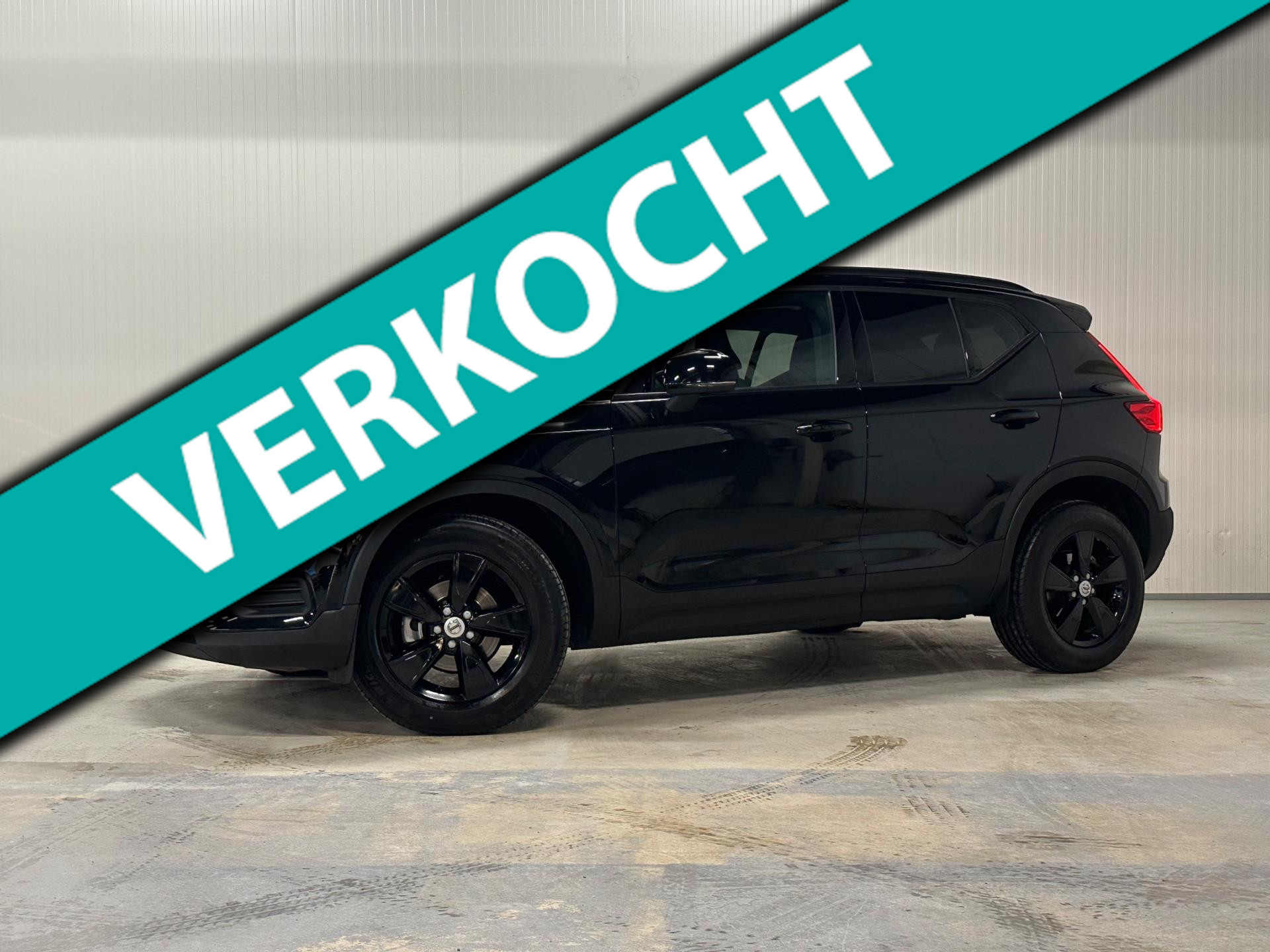 Volvo XC40 1.5 T2 Momentum Core | CARPLAY | ESC | PARK ASSISTANT 2020 - voorkant