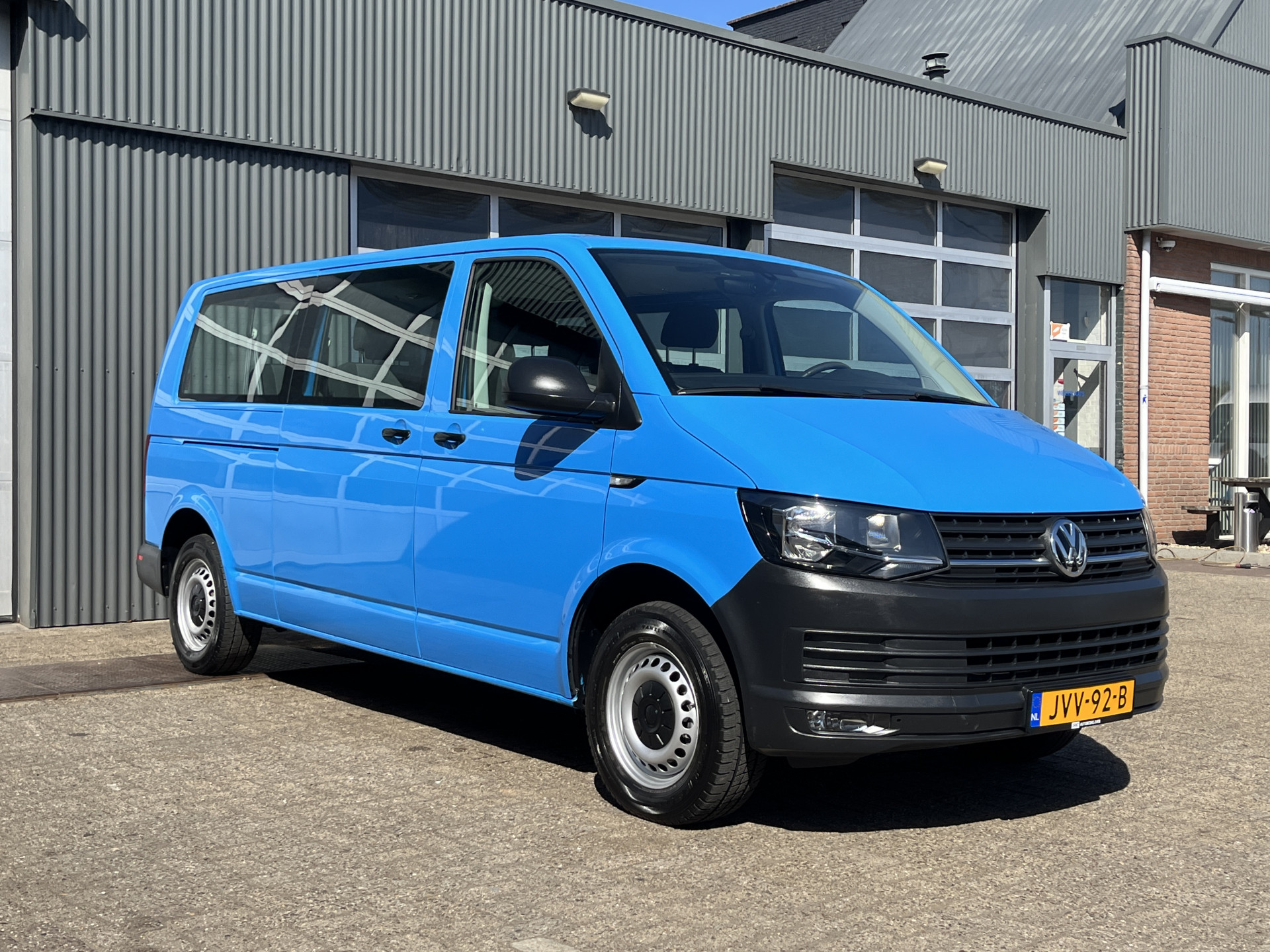 Foto van VOLKSWAGEN KOMBI
