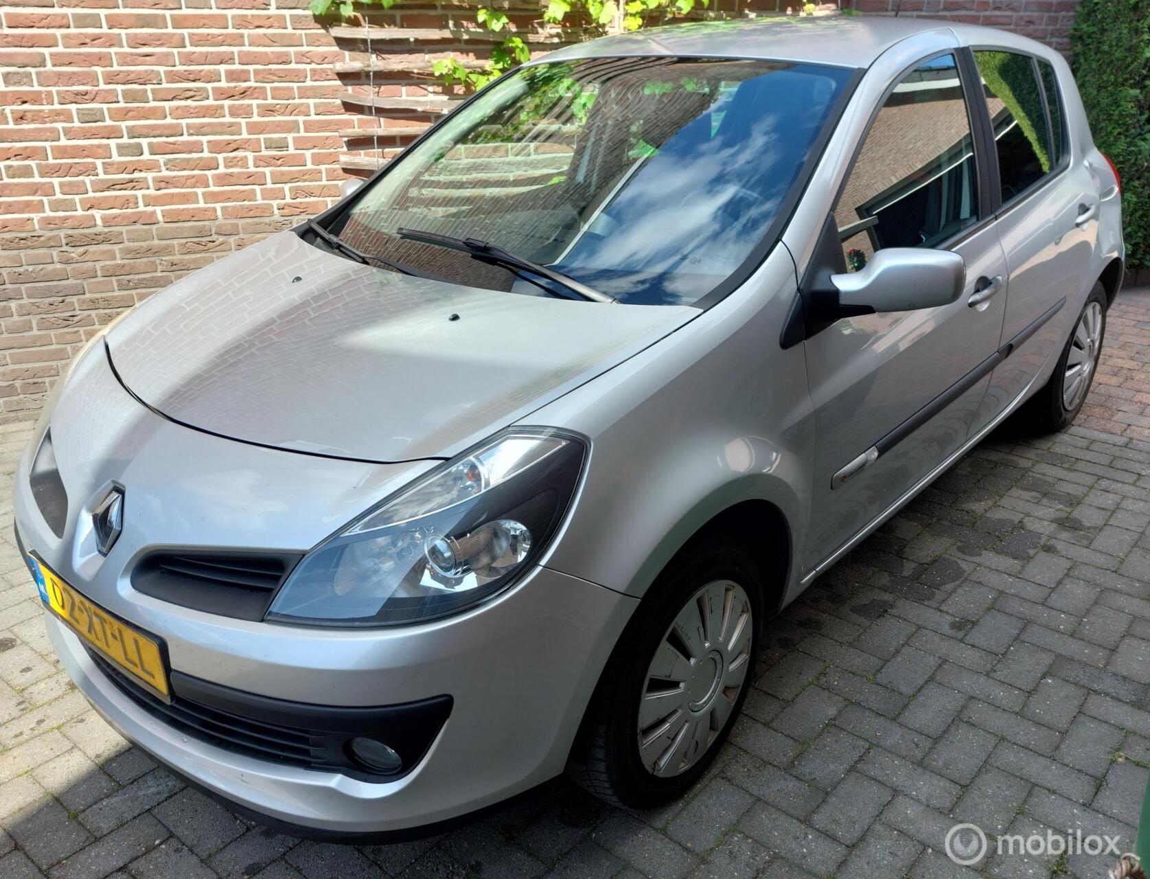 Renault Clio 1.4-16V Rip Curl 2007 (Airco/APK 17-04-2027) 2007 - voorkant