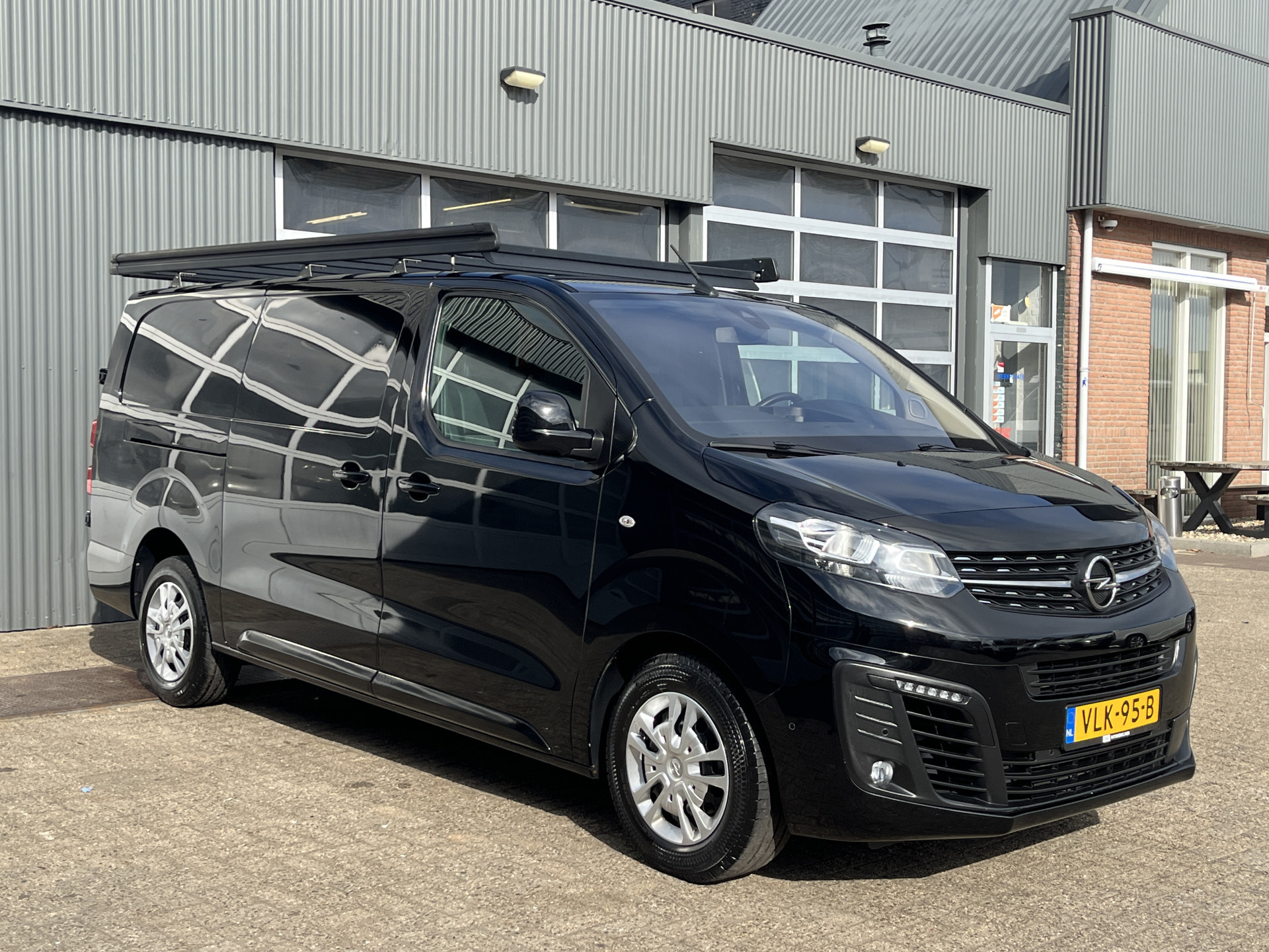Opel Vivaro 2.0 CDTI L2H1 2021 - voorkant