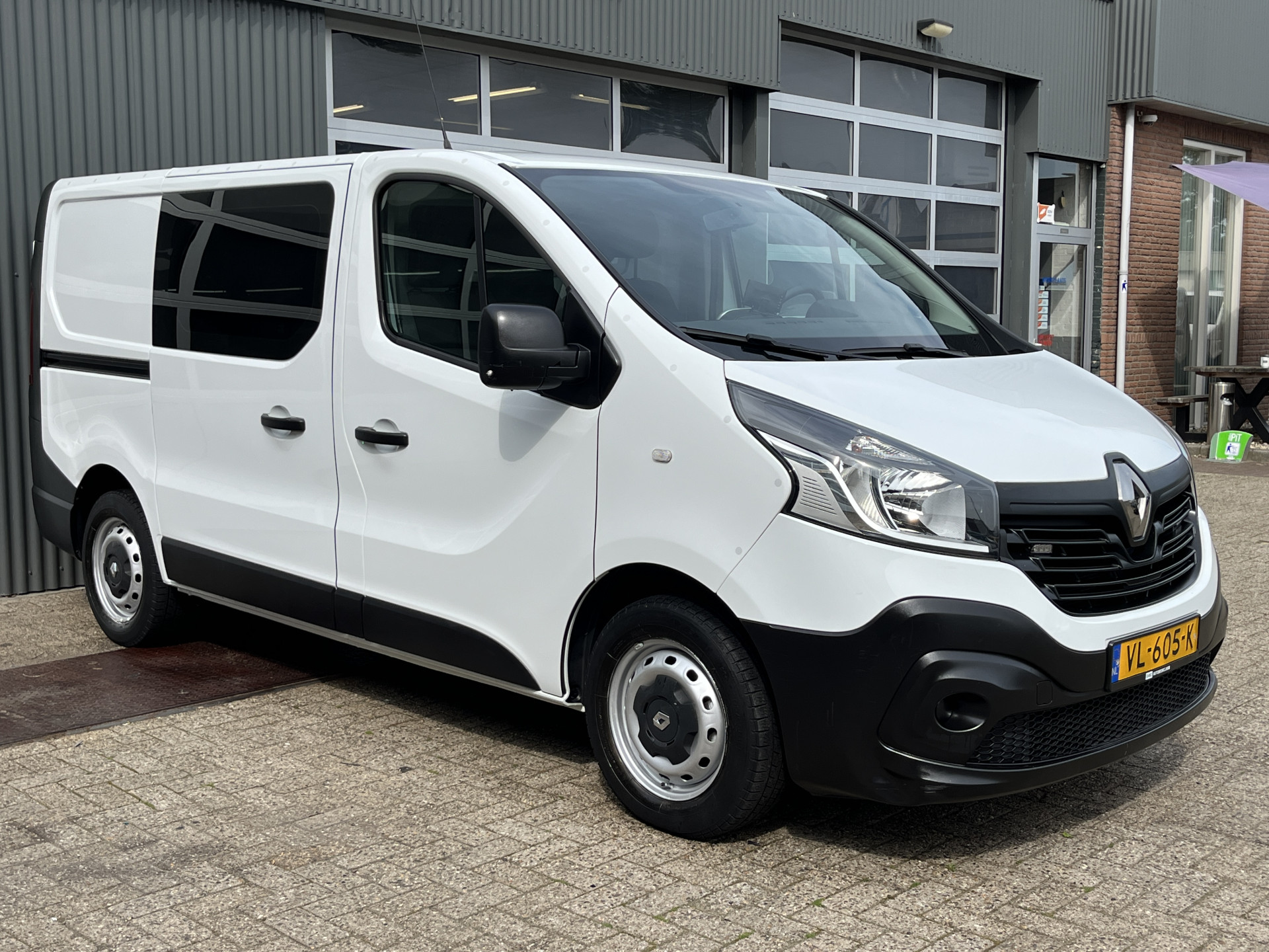 Renault Trafic 1.6 dCi L1H1 2015 - voorkant