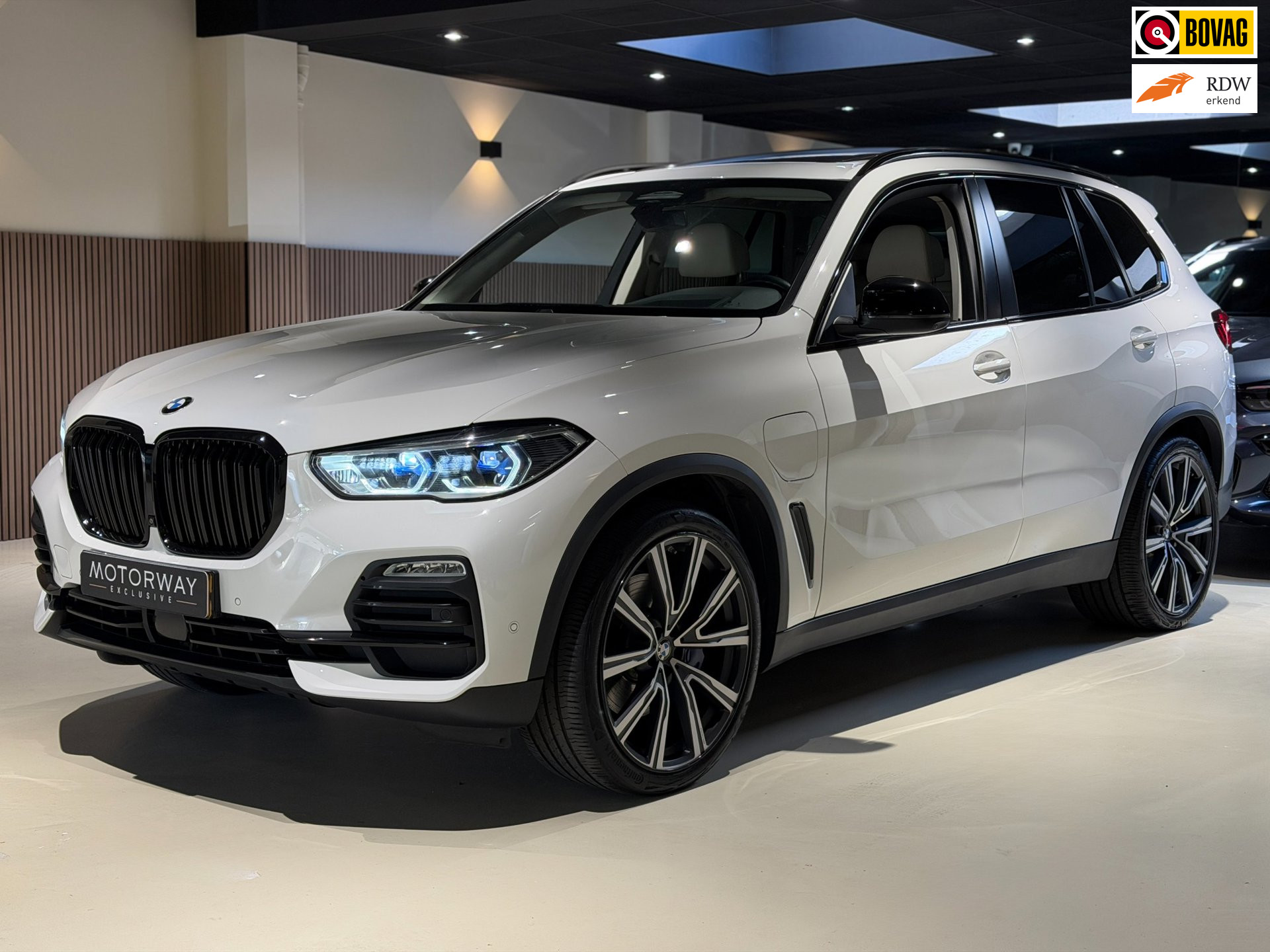Foto van BMW X5 xDrive45e
