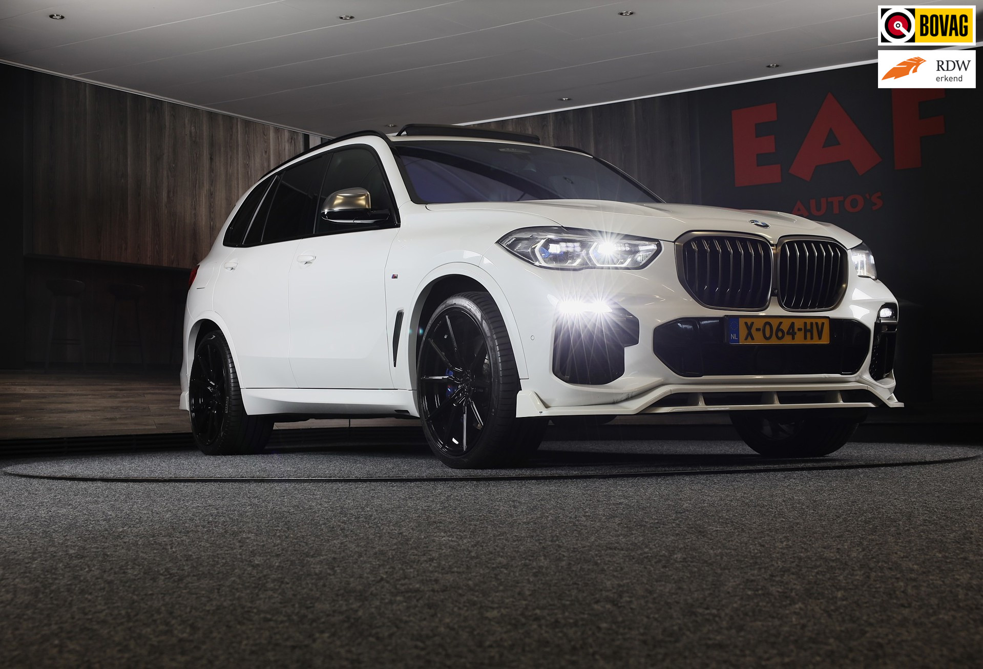 Foto van BMW X5 M50D