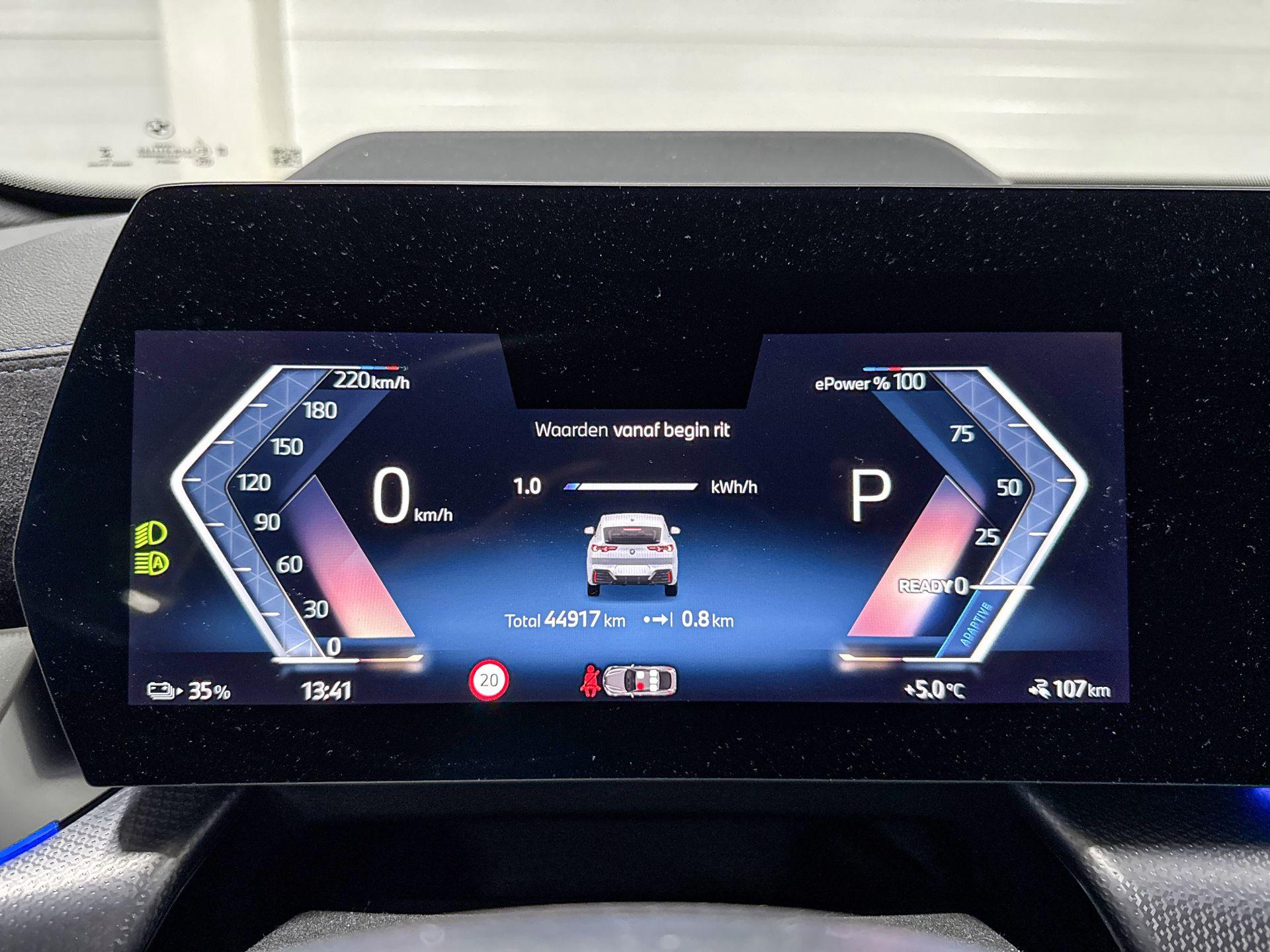 Foto van BMW Ix2 Xdrive30
