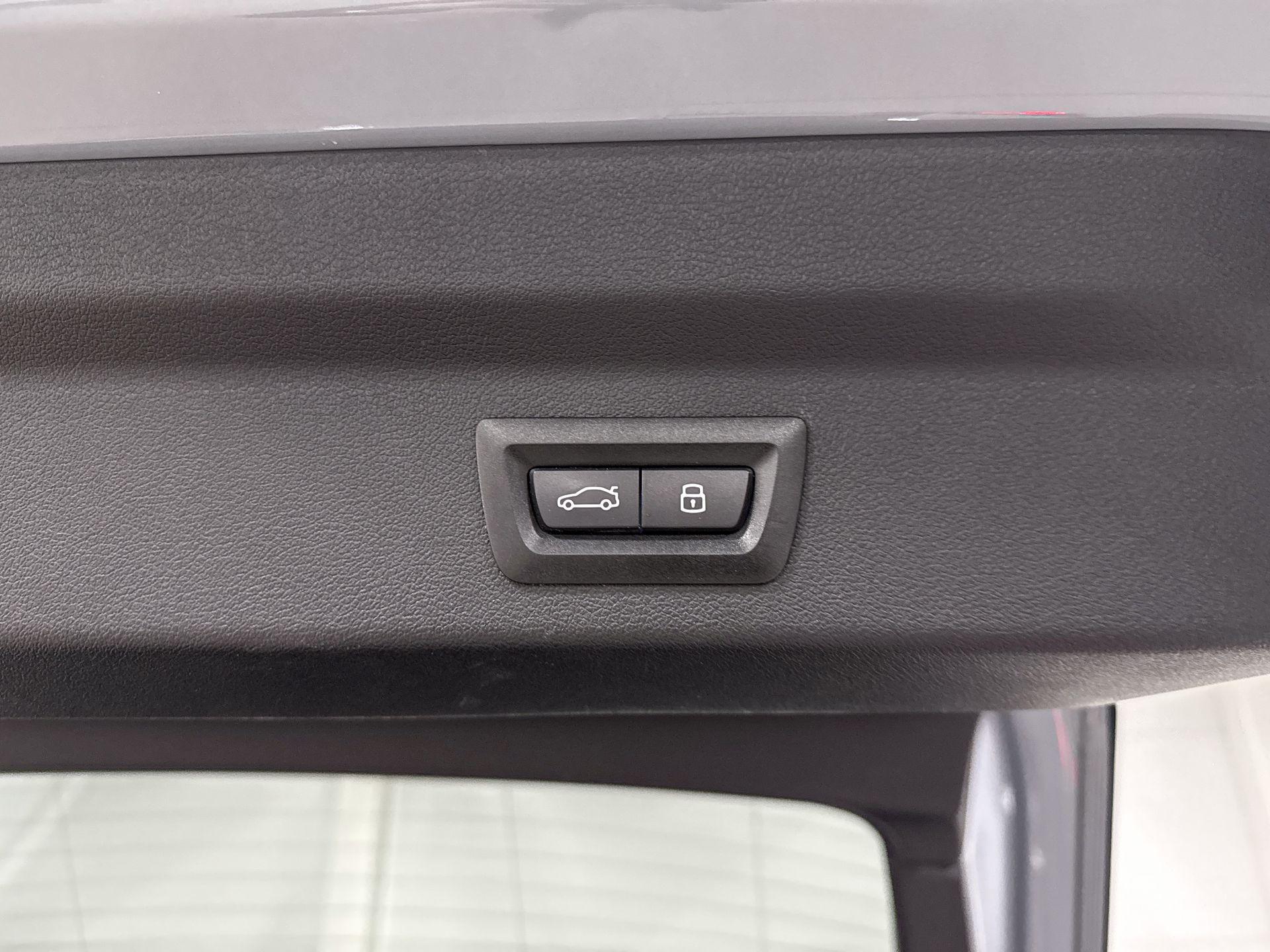 Foto van BMW Ix2 Xdrive30