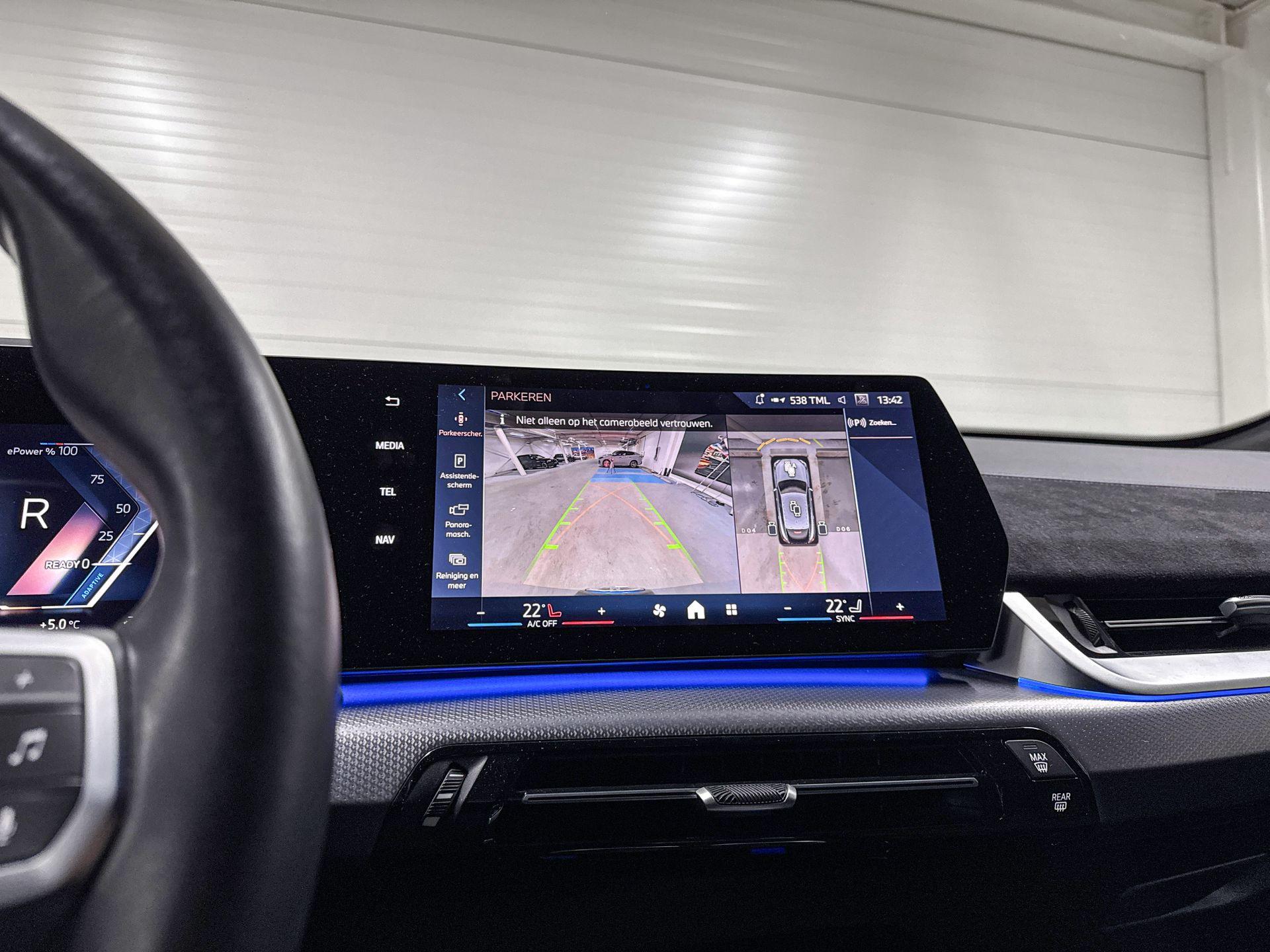 Foto van BMW Ix2 Xdrive30