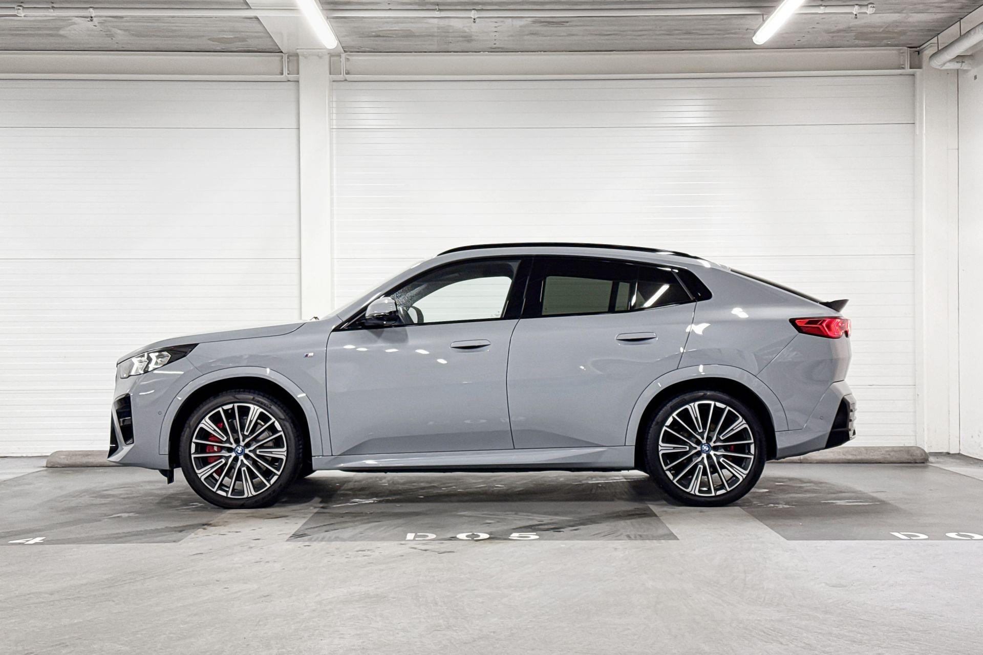 Foto van BMW Ix2 Xdrive30