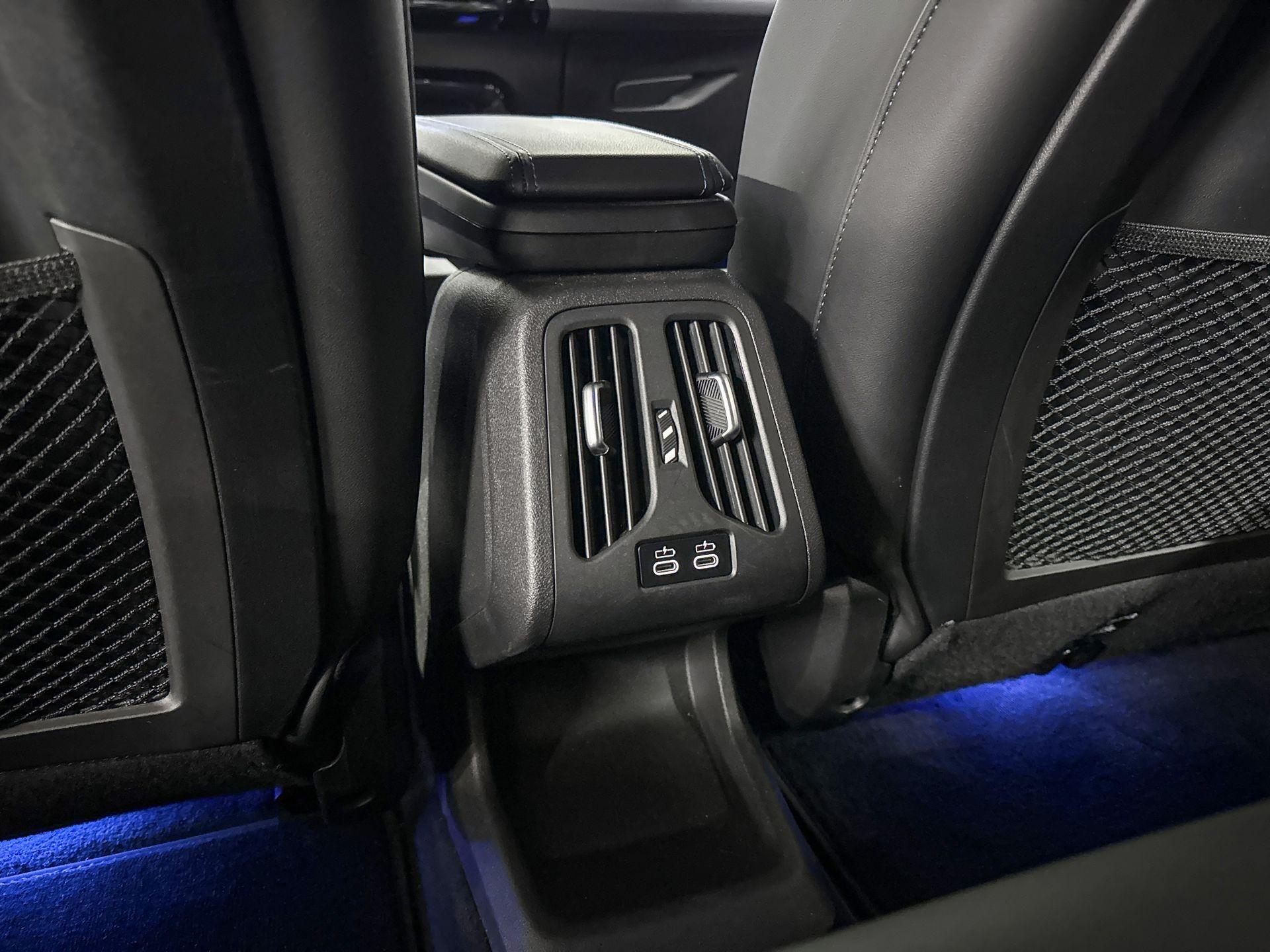 Foto van BMW Ix2 Xdrive30