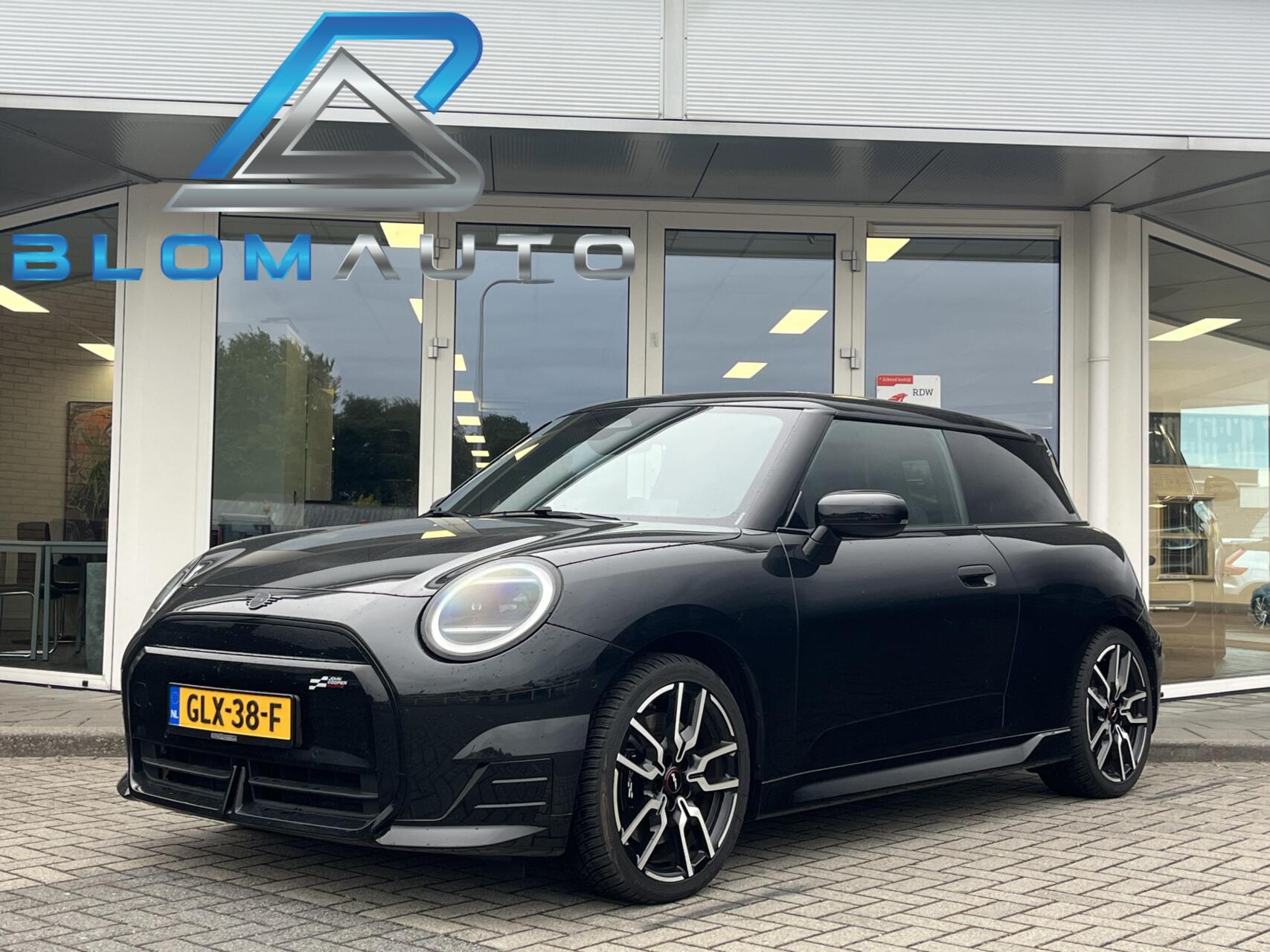 Foto van MINI COOPER E