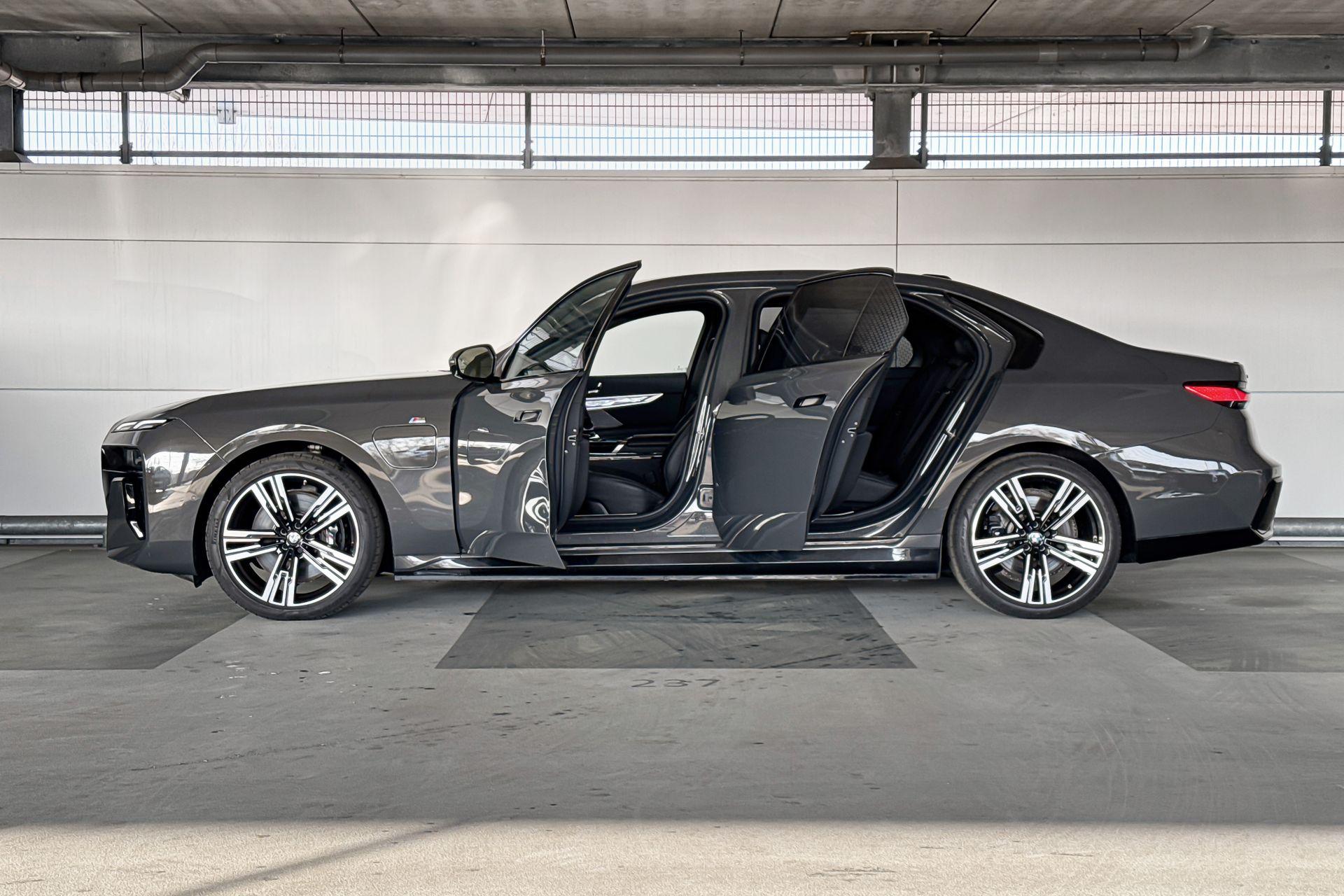 Foto van BMW 750e xDrive