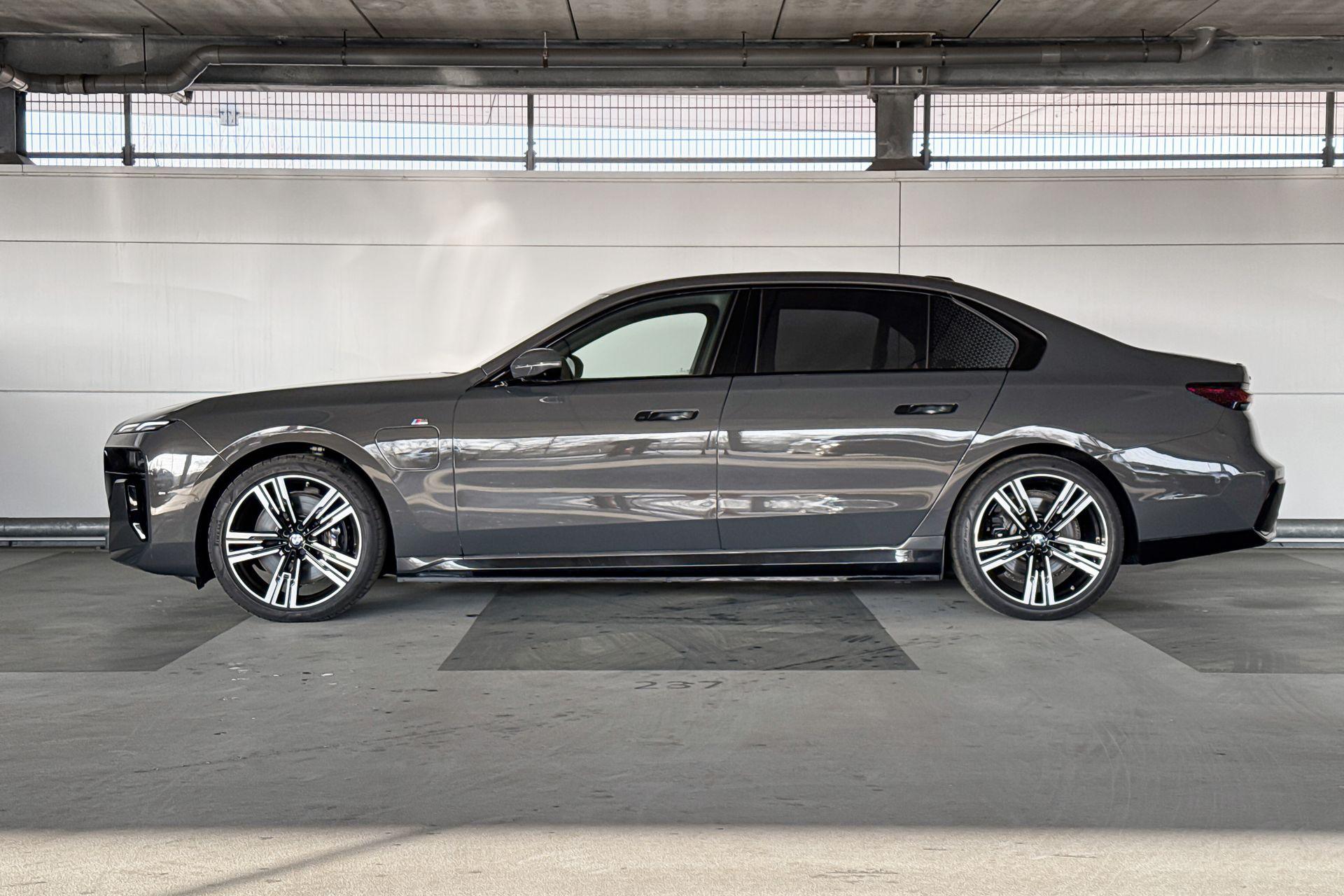 Foto van BMW 750e xDrive