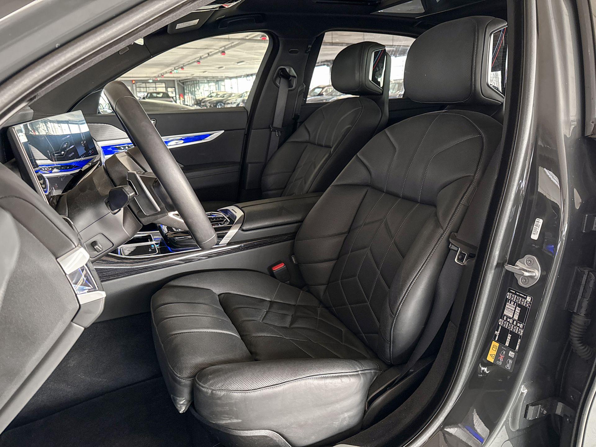 Foto van BMW 750e xDrive