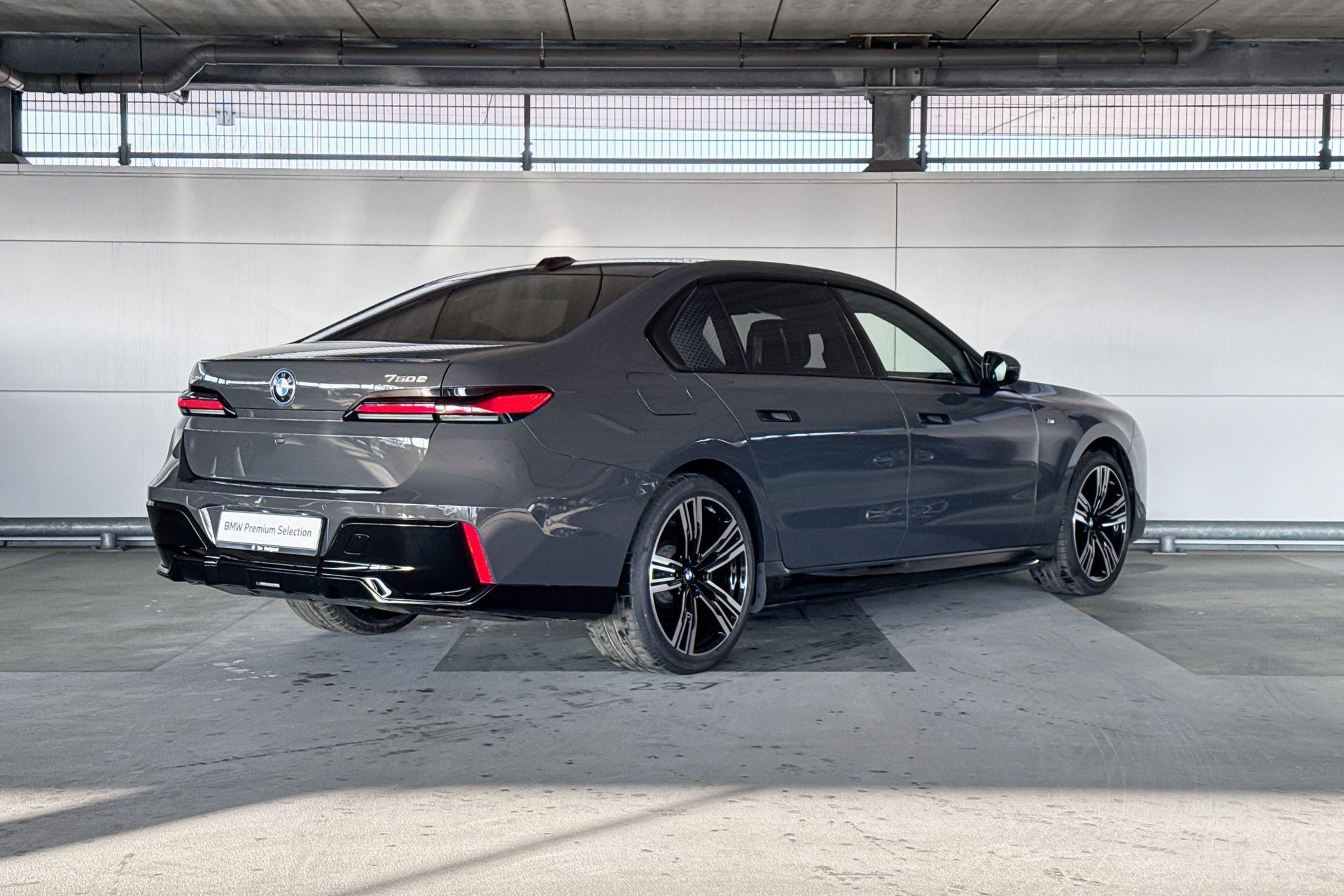 Foto van BMW 750e xDrive