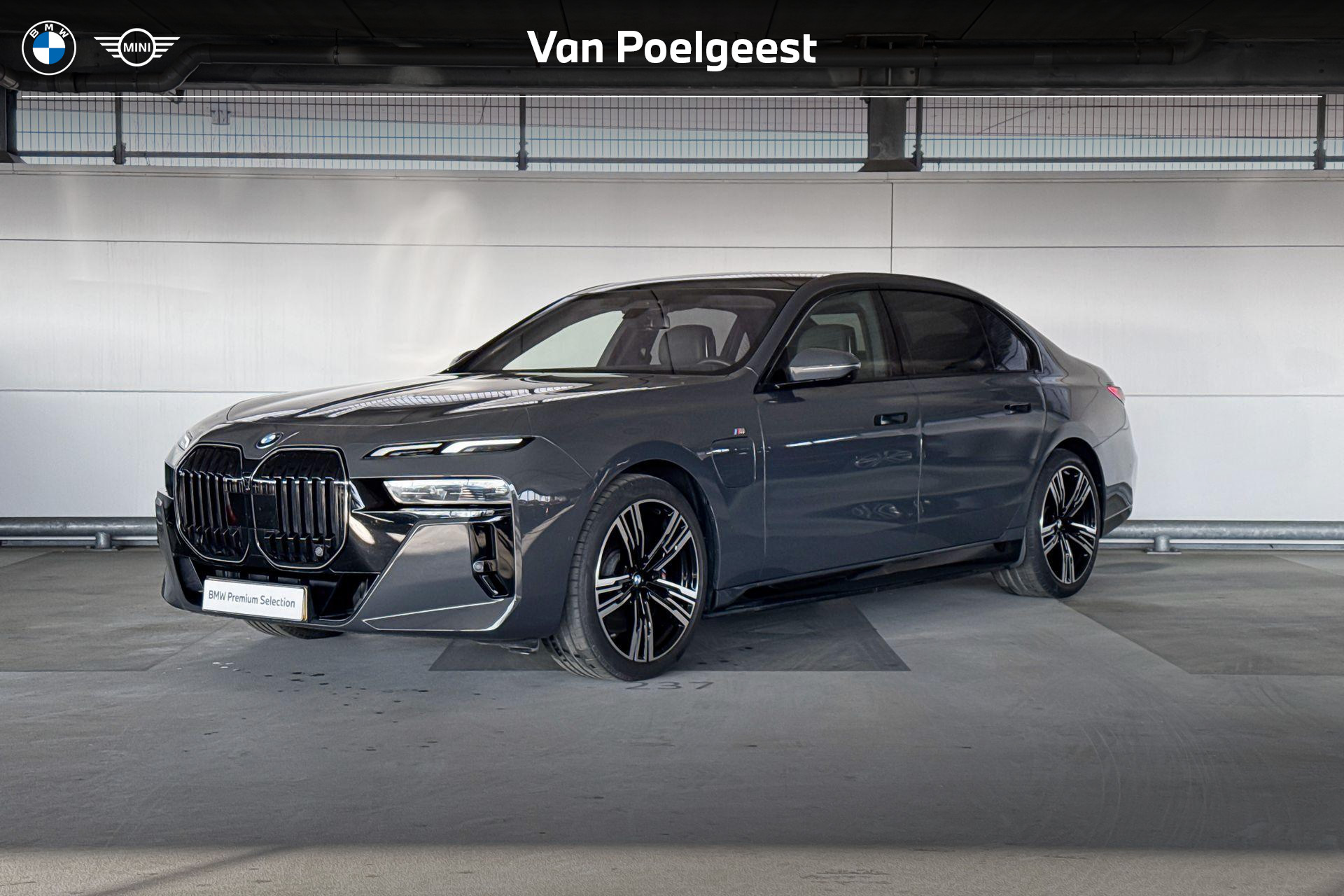 Foto van BMW 750E XDRIVE