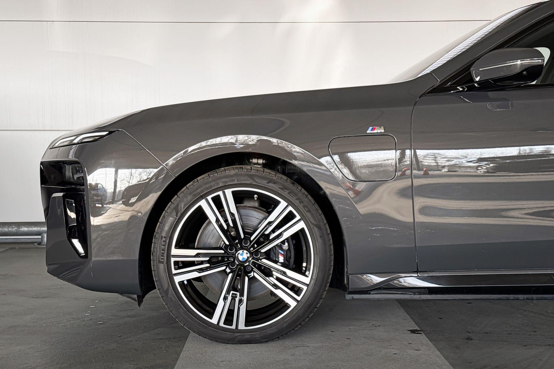 Foto van BMW 750e xDrive