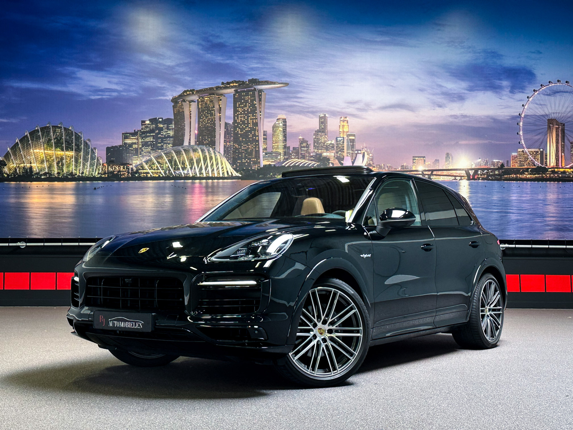 Foto van PORSCHE CAYENNE E-HYBRID