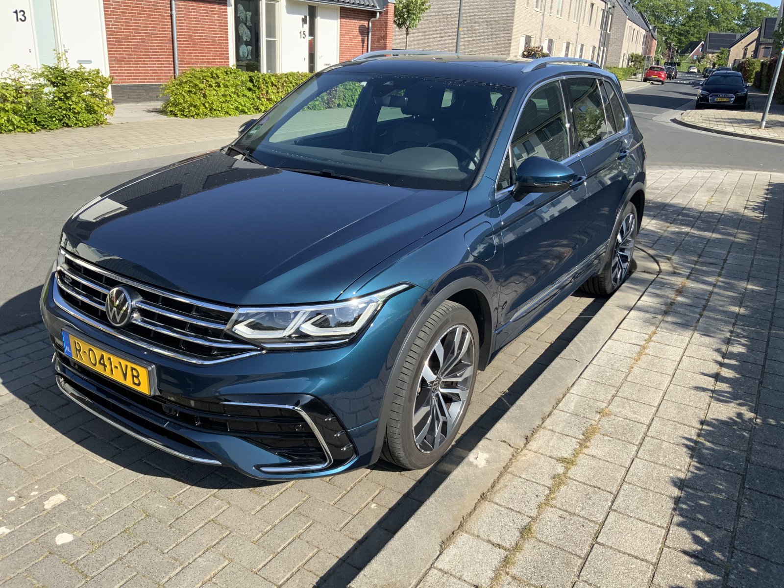 Volkswagen Tiguan 1.4 TSI eHy R Bns+ 2022 - voorkant