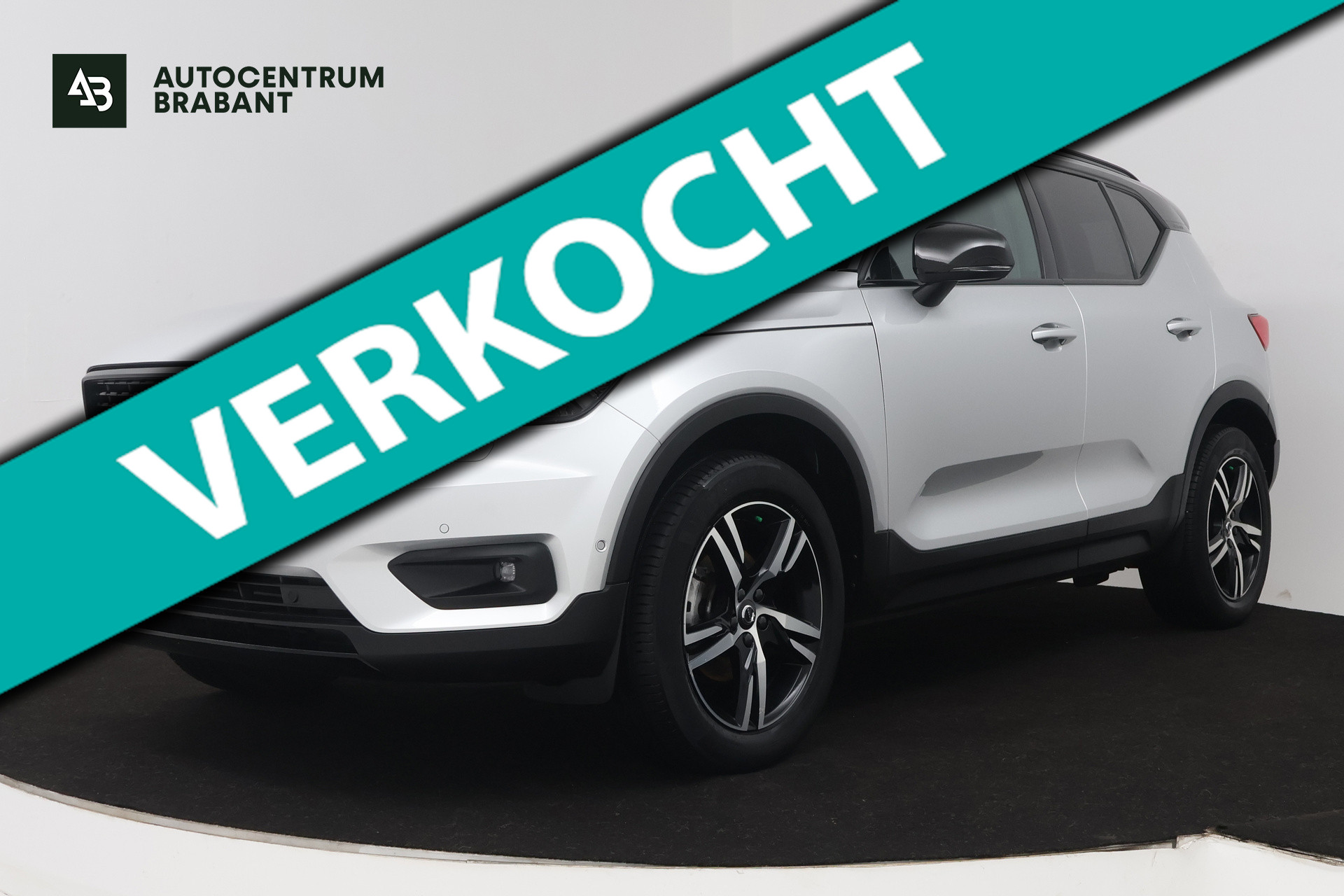 Volvo XC40 1.5 T3 Inscription (PANORAMADAK, H&K AUDIO, CAMERA, STOEL/STUUR VERWARMING, ELEKTR STOELEN, NAVIGATIE, CRUISE CONTROL) 2019 - voorkant