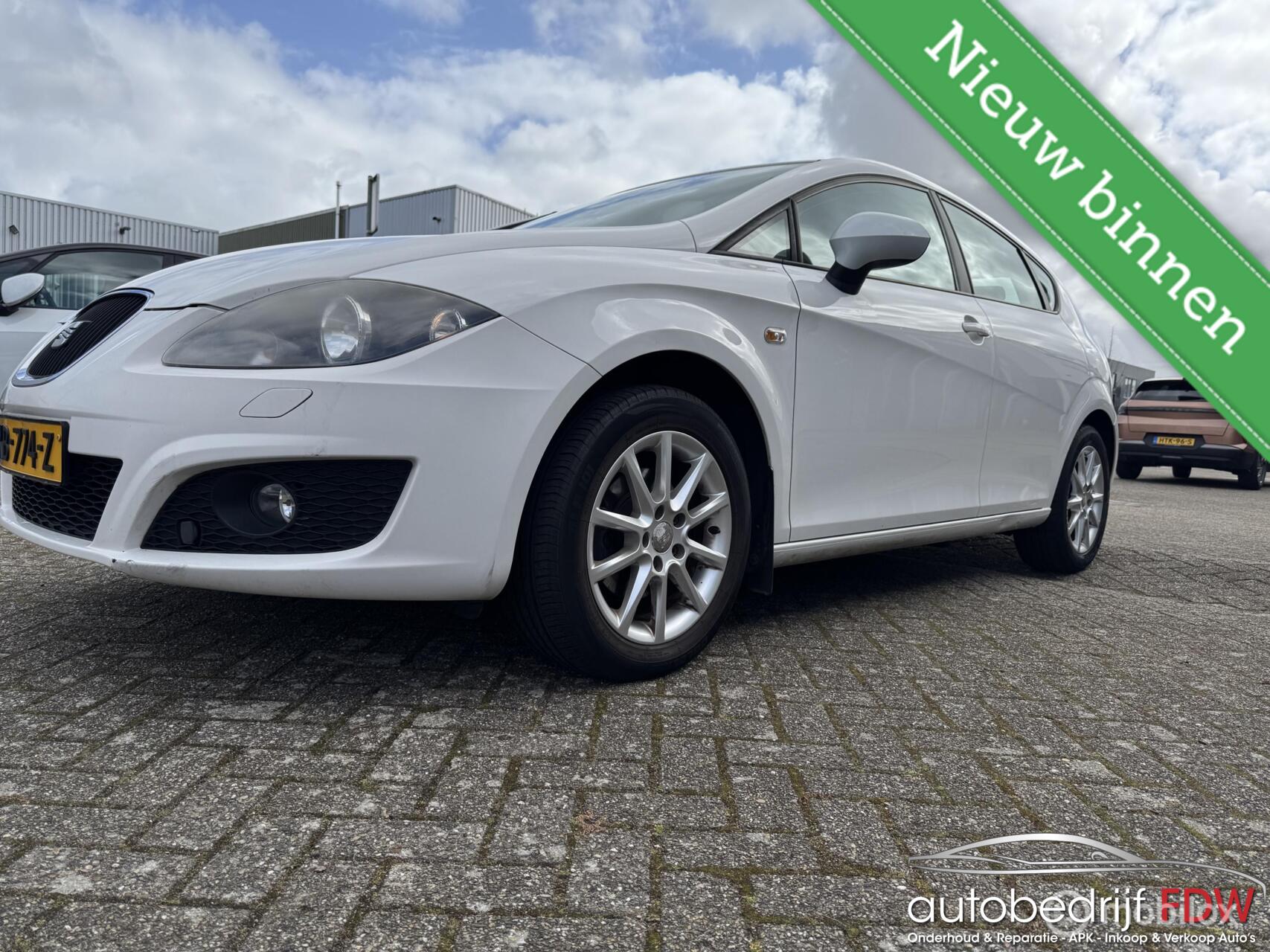 Seat Leon 1.6/STOEL VERWARM./TREKHAAK/LM VELGEN/CRUISE CONTR 2011 - voorkant