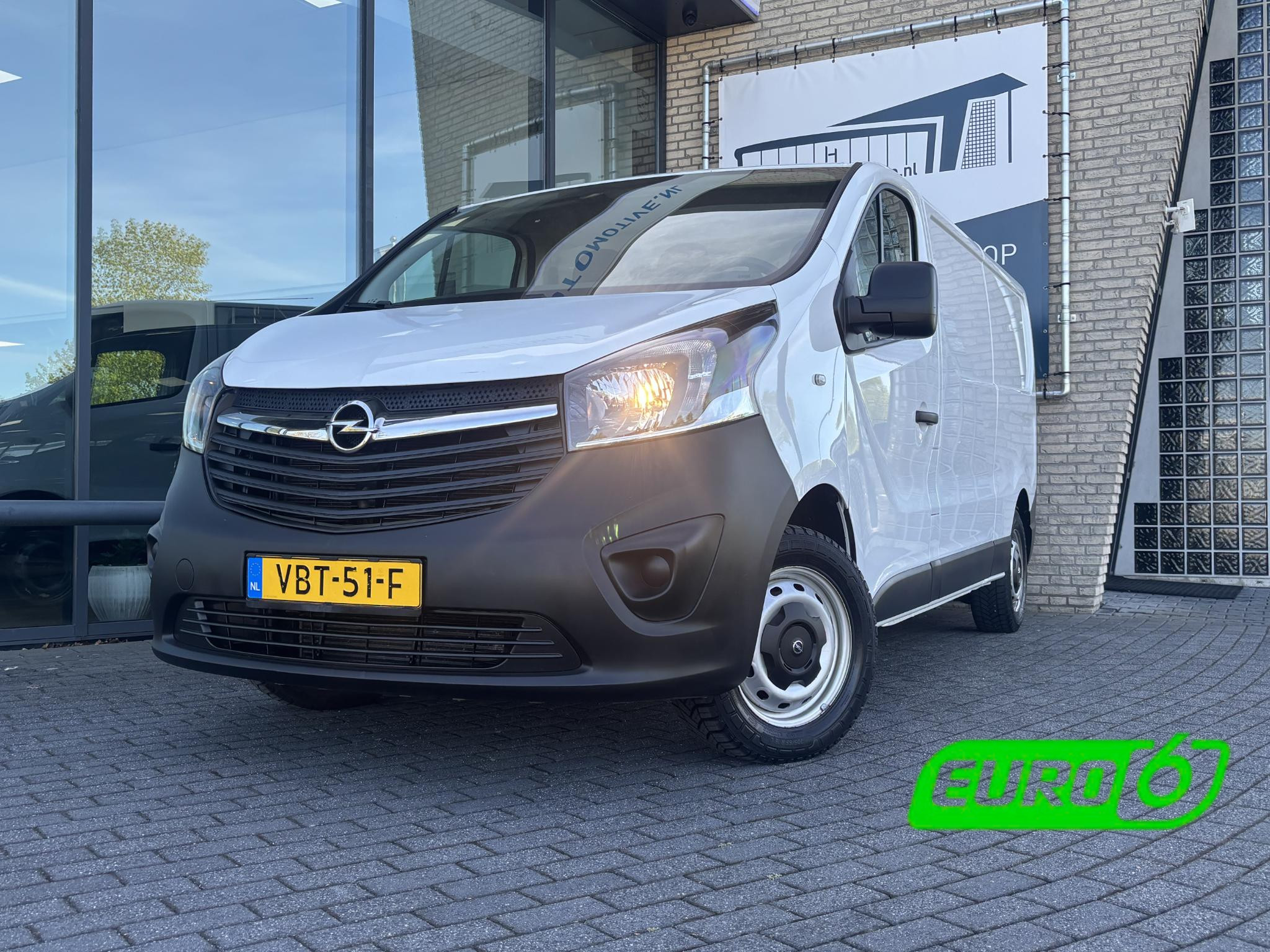 Foto van OPEL VIVARO-B