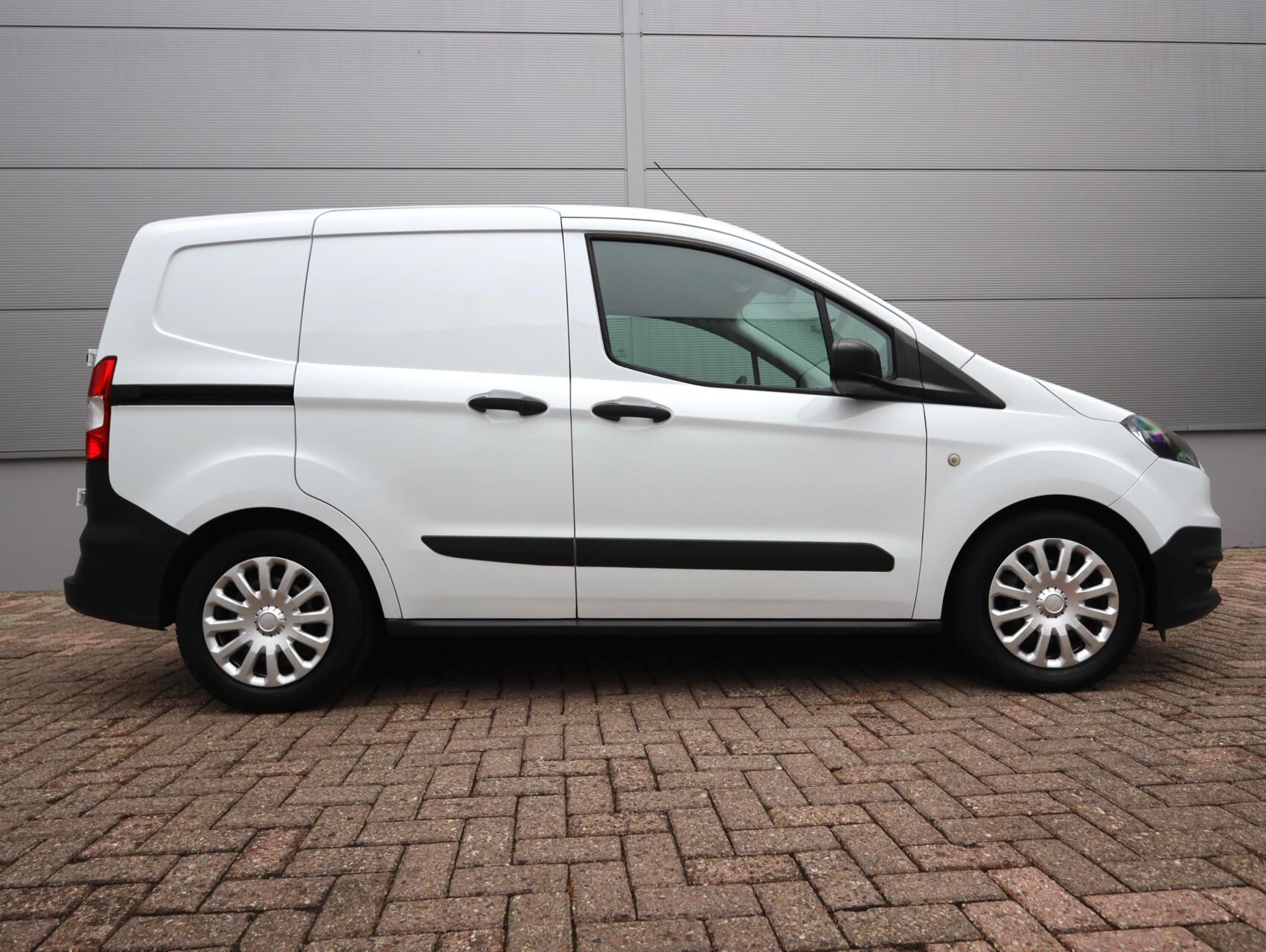 Foto van Ford Transit Courier