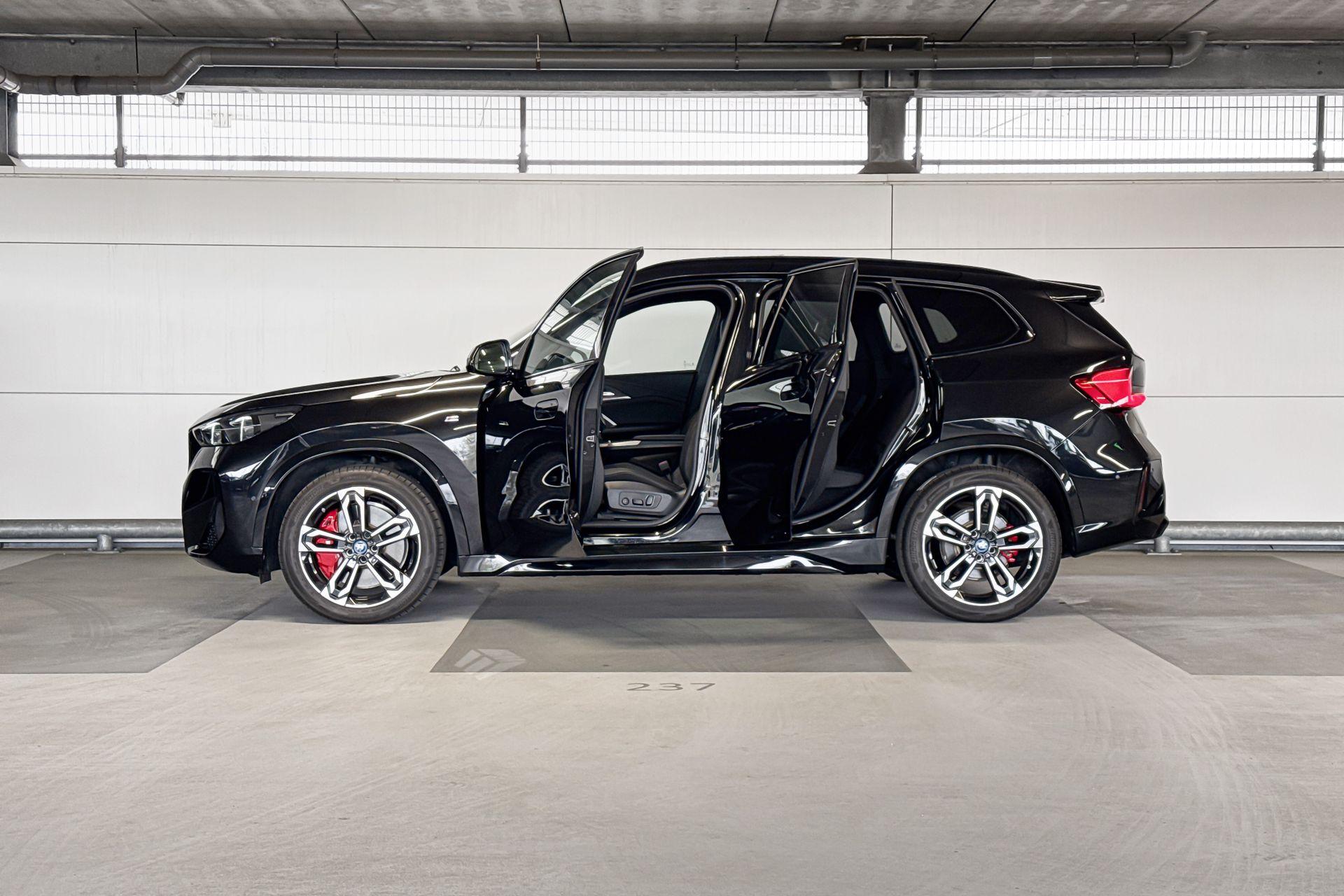 Foto van BMW Ix1 Edrive20