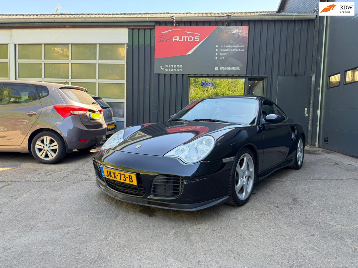 Foto van PORSCHE 911 TURBO