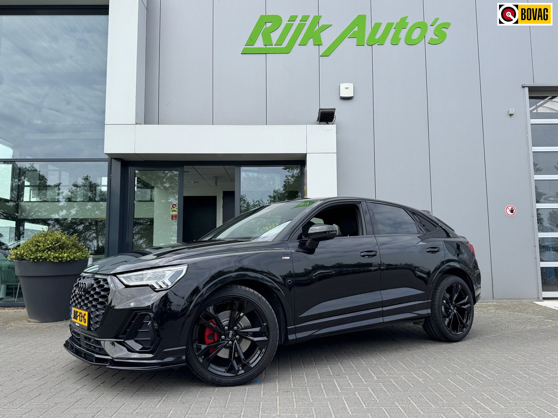 Audi Q3 Sportback 45 TFSI quattro S-Line * Pano * Black Pack * trekhaak 2020 - voorkant