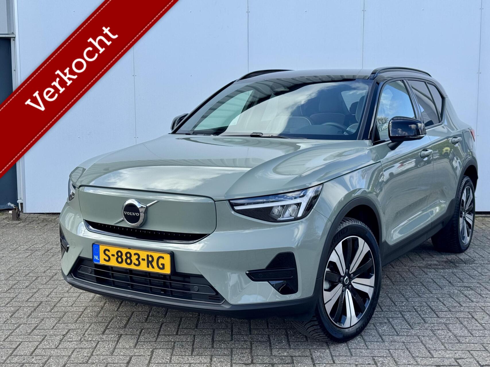 Volvo XC40 Recharge Plus Sage Green metallic een Tailored Wool Blend interieur 2023 - voorkant