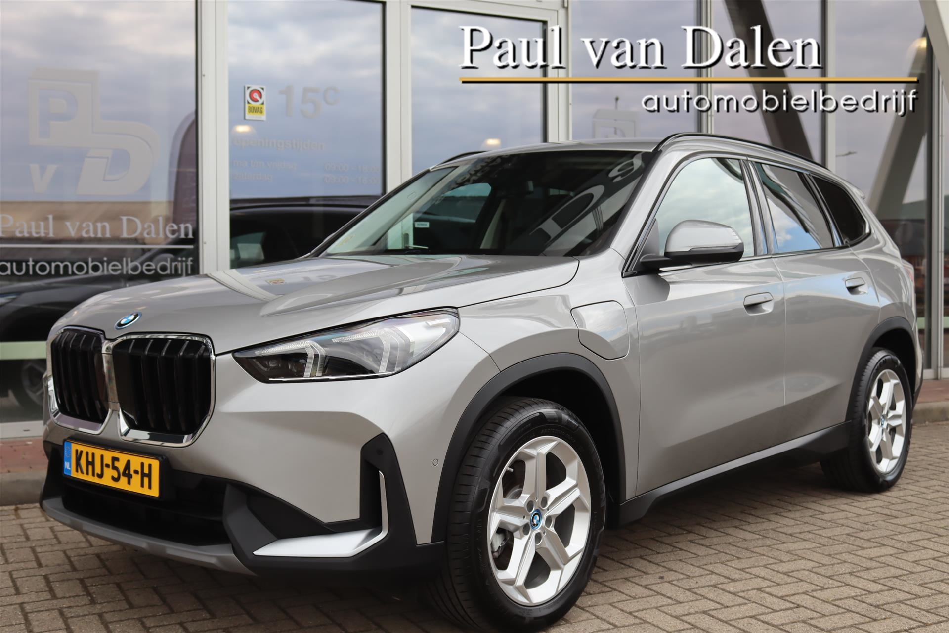 BMW X1 (u11) xDrive25e 245PK AUTOMAAT X-LINE Navi | Camera | Keyless | Android/Carplay | Cruise | 18 inch Lm | 2024 - voorkant