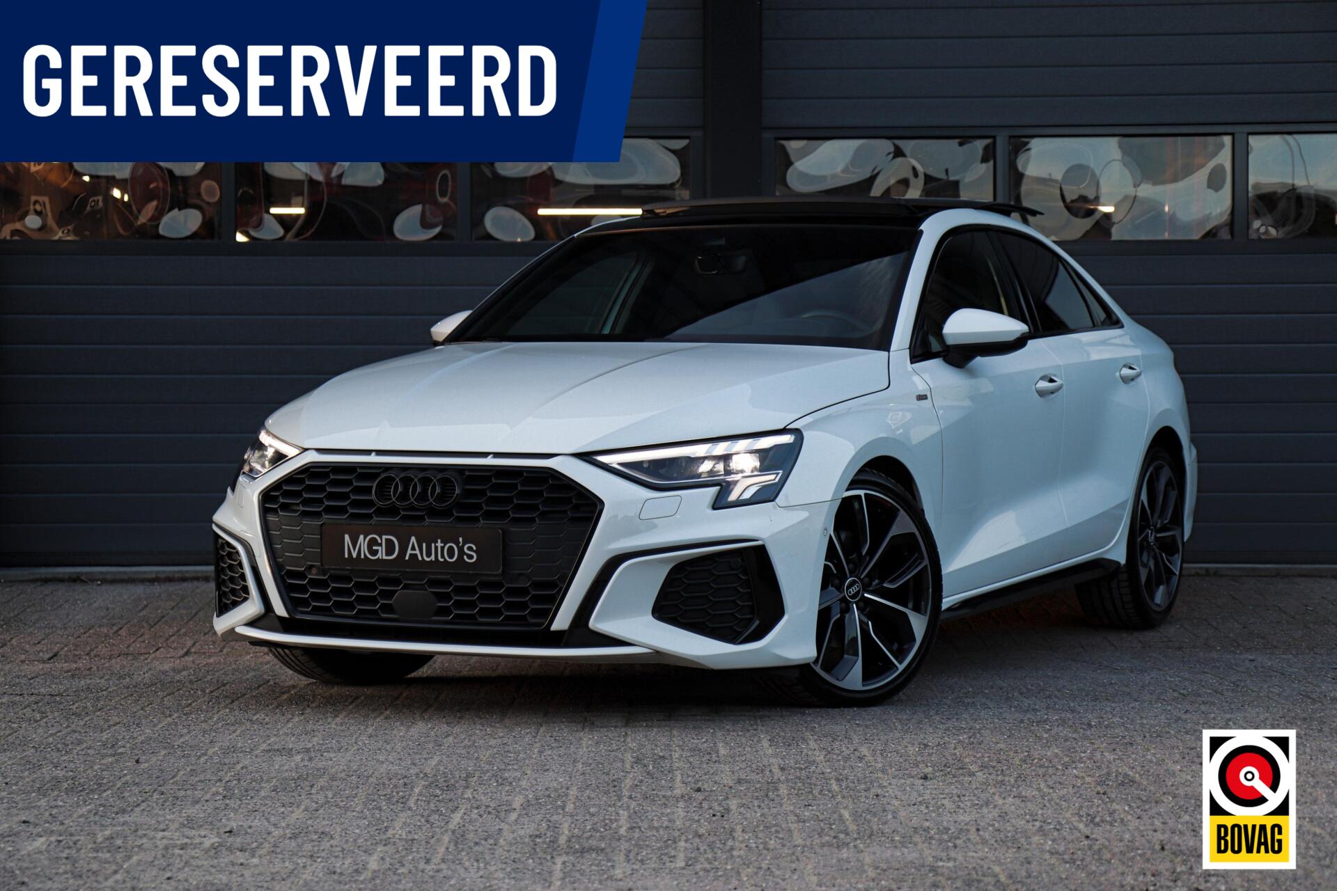 Audi A3 Limousine 35 TFSI 3x S-Line /LED/PANODAK/SFEERVERL./KEYLESS/STOELVERW./CARPLAY/PDC! 2021 - voorkant