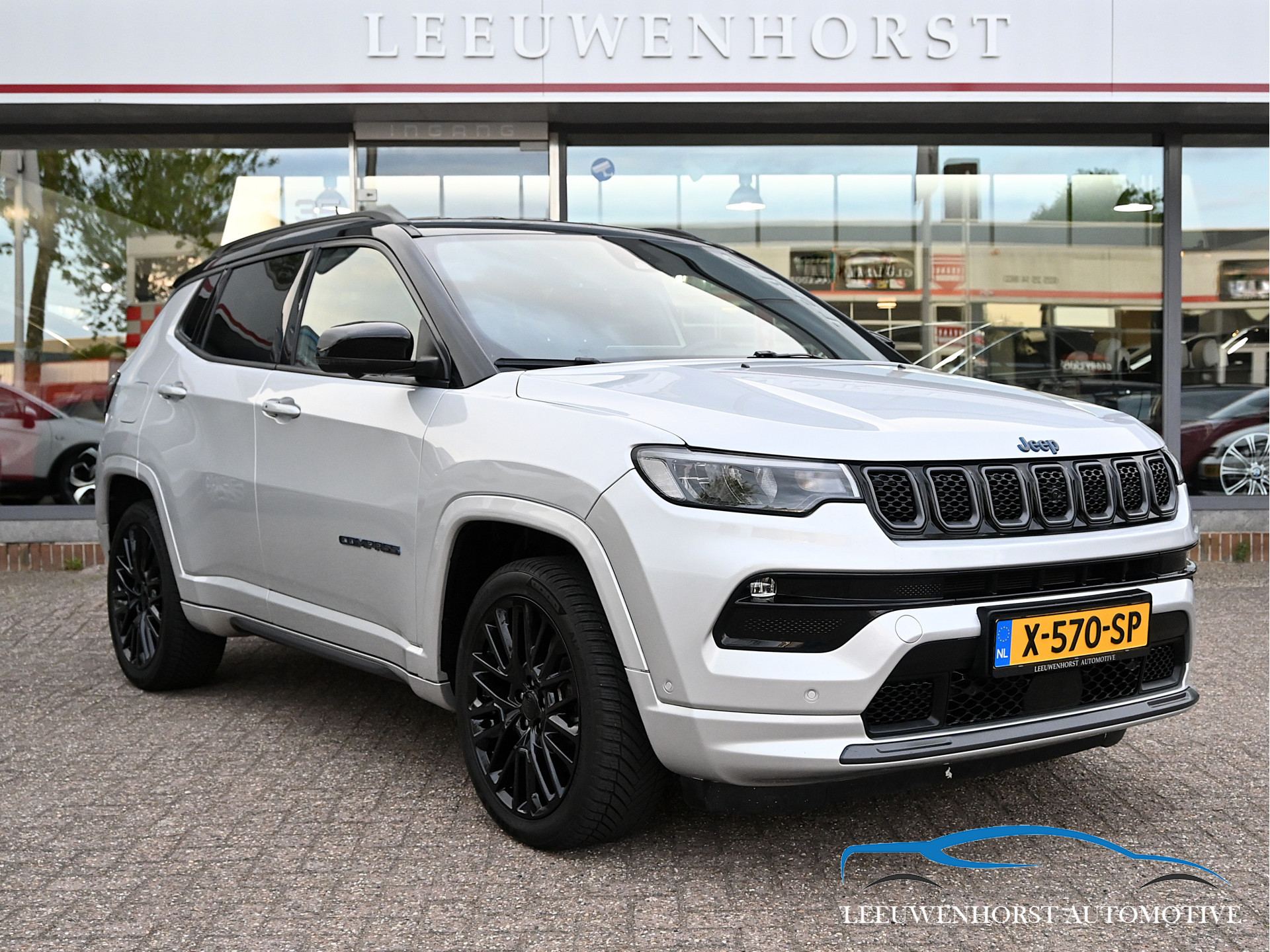 Foto van JEEP COMPASS