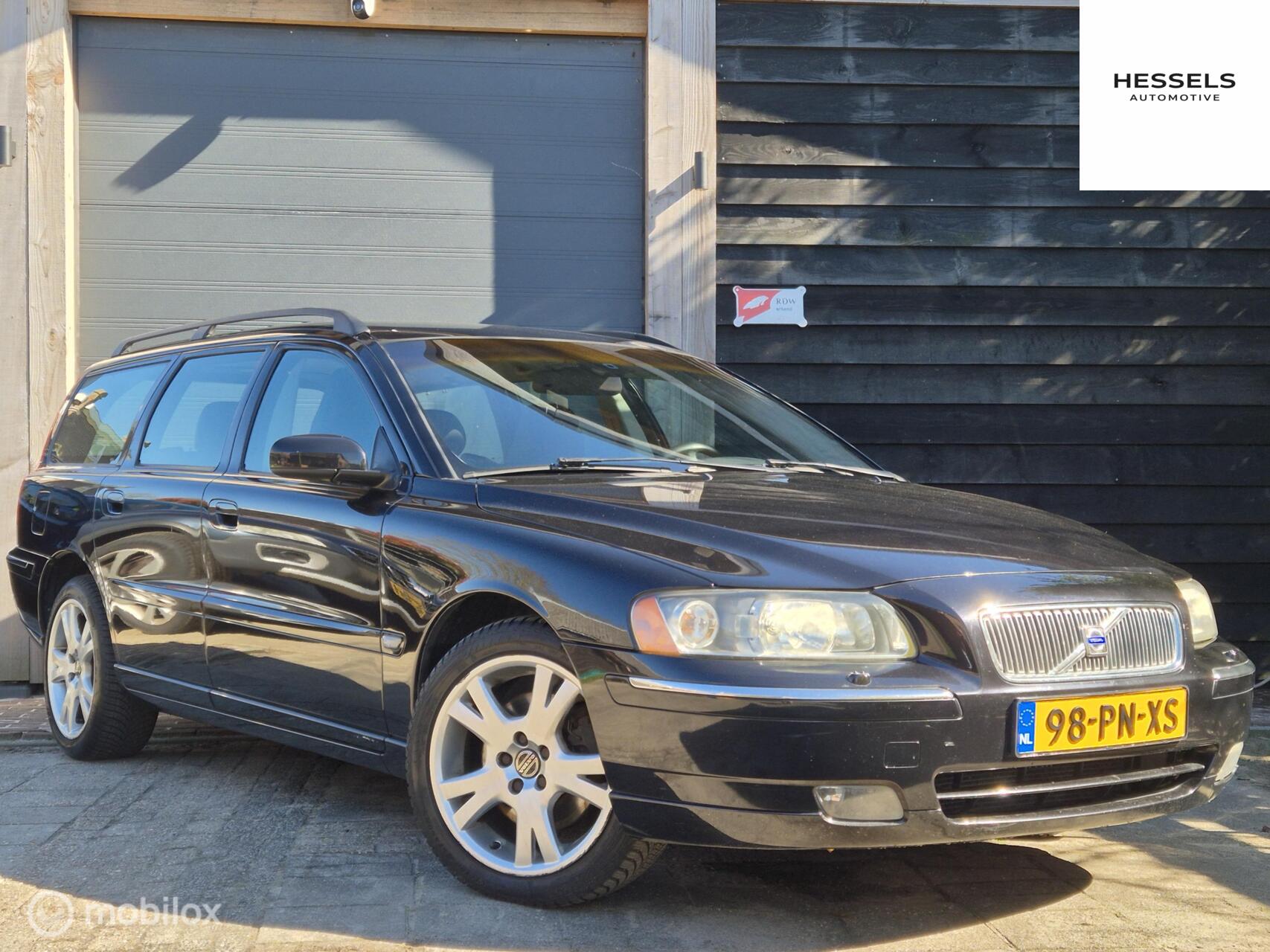 Volvo V70 2.5T Summum Xenon, trekhaak, cruise 2004 - voorkant