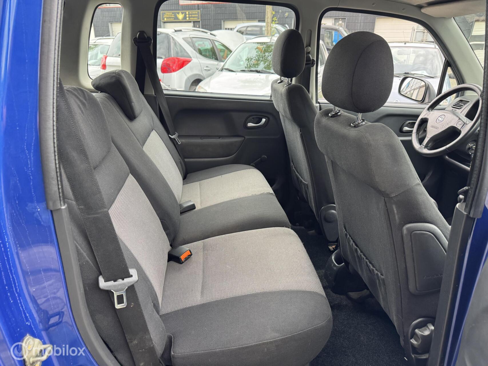 Foto van Opel Agila
