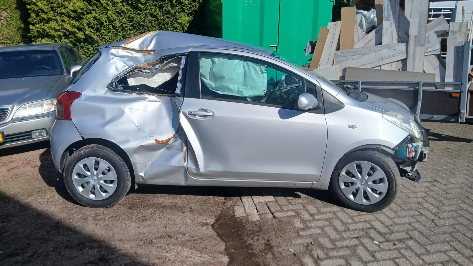 Toyota Toyota Yaris 1.3 VVTi Sol SCHADE. AUTOMAAT! HANDEL/EXPORT! 2006 - voorkant