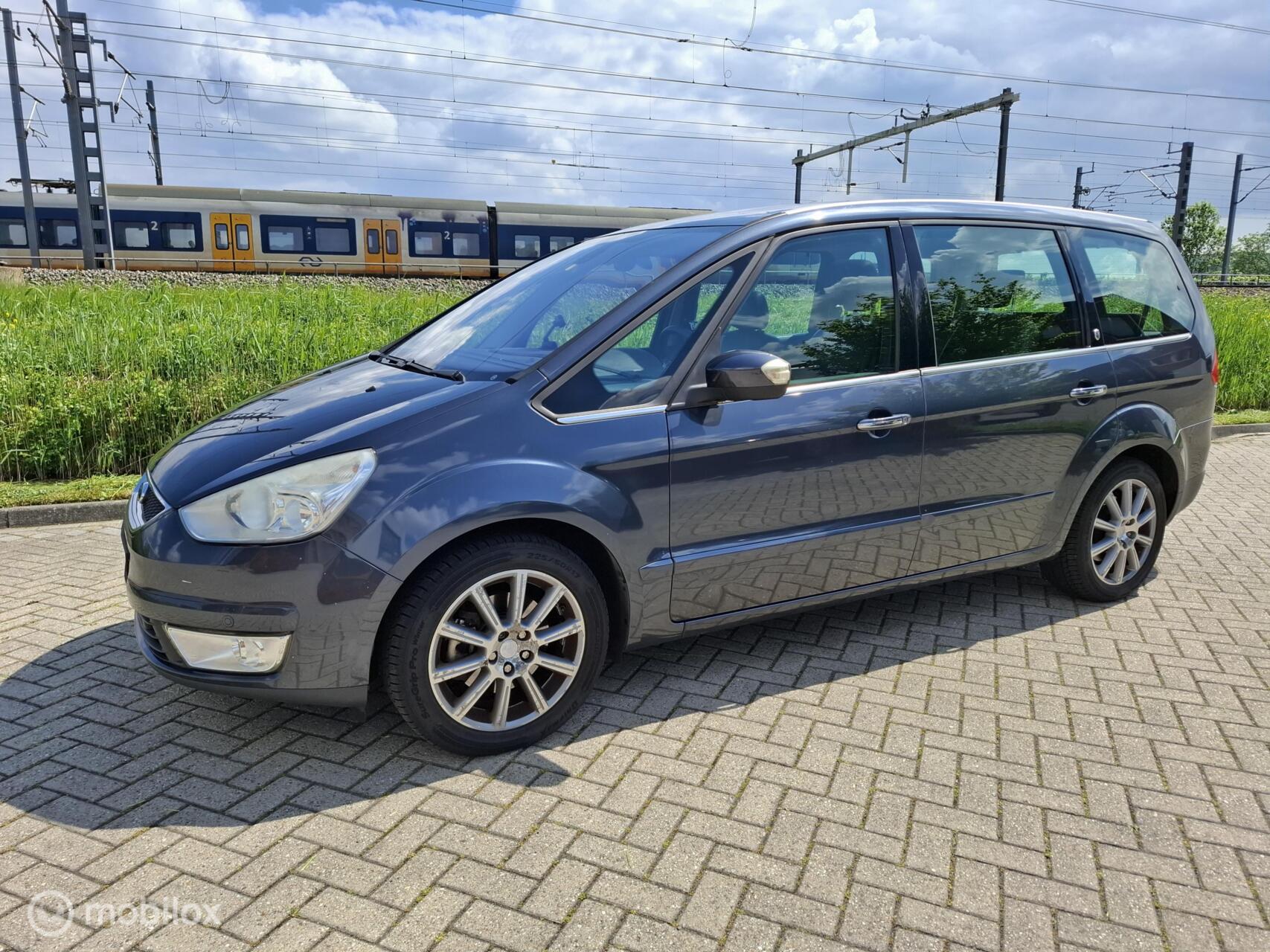 Ford Galaxy 2.0-16V Ghia PANORAMADAK/LEDER INTERIEUR! 2007 - voorkant