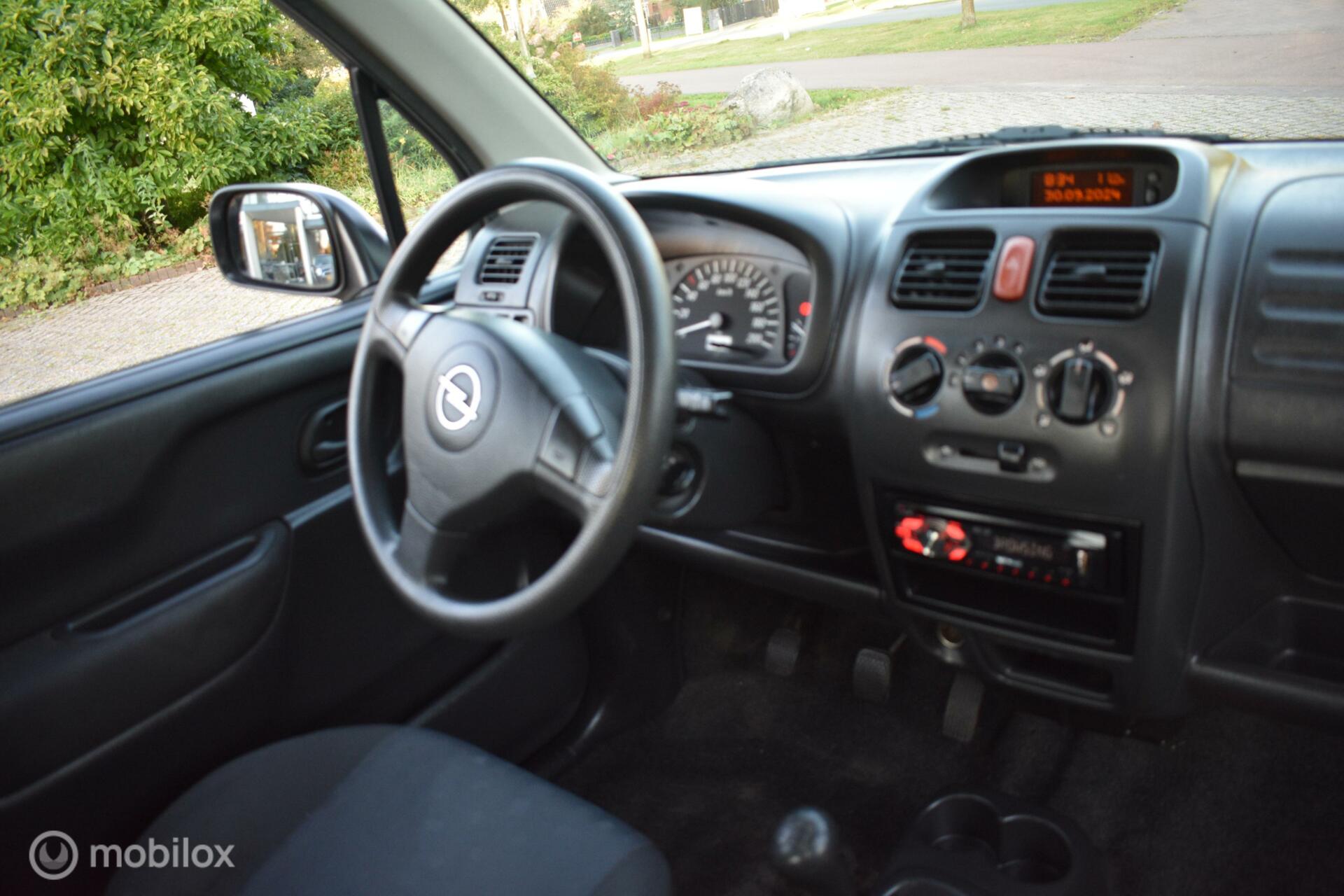 Foto van Opel Agila