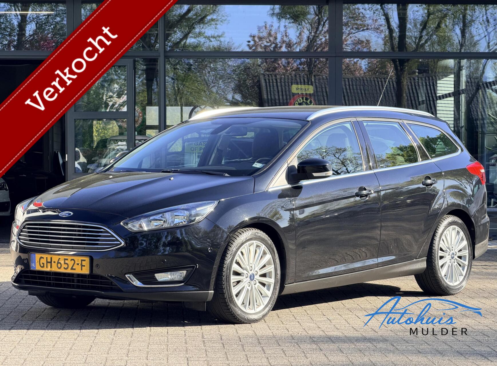 Ford Focus 1.0 Titanium Edition | Keyless | Led | Clima | Navigatie 2015 - voorkant