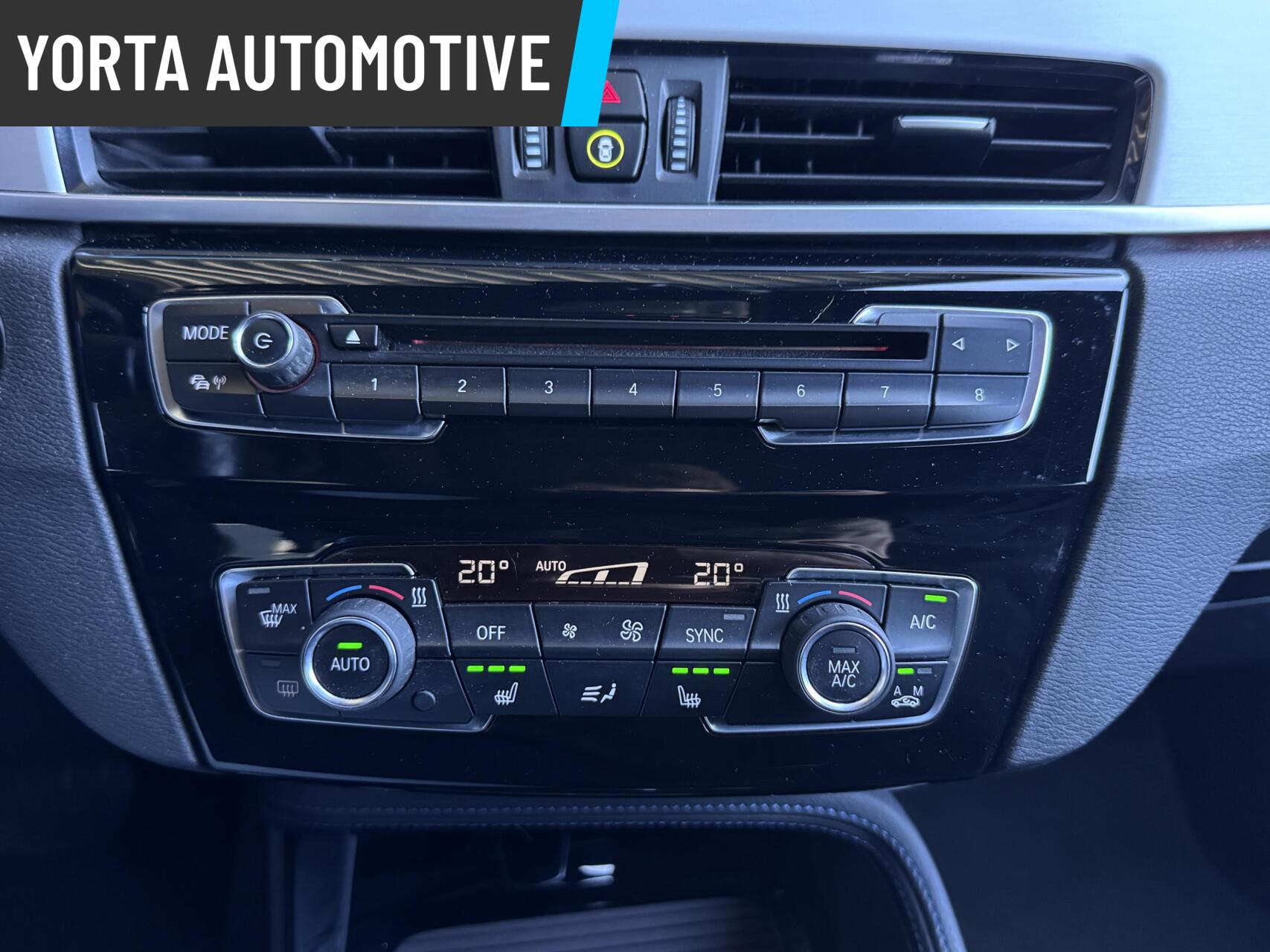 Foto van BMW X1 Xdrive20i